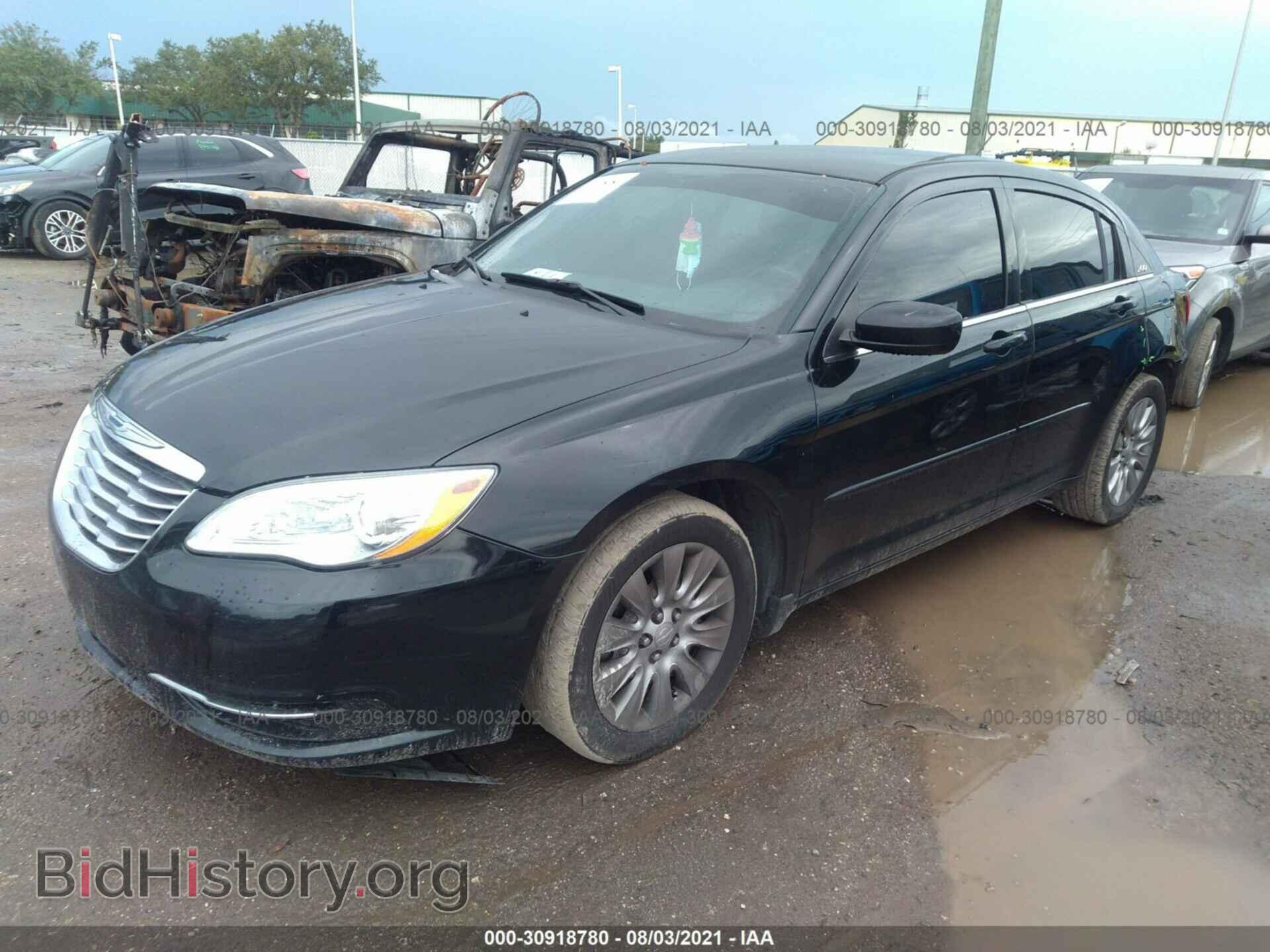2014 CHRYSLER 200 - VIN: 1C3CCBAB4EN210082 - Фото 2