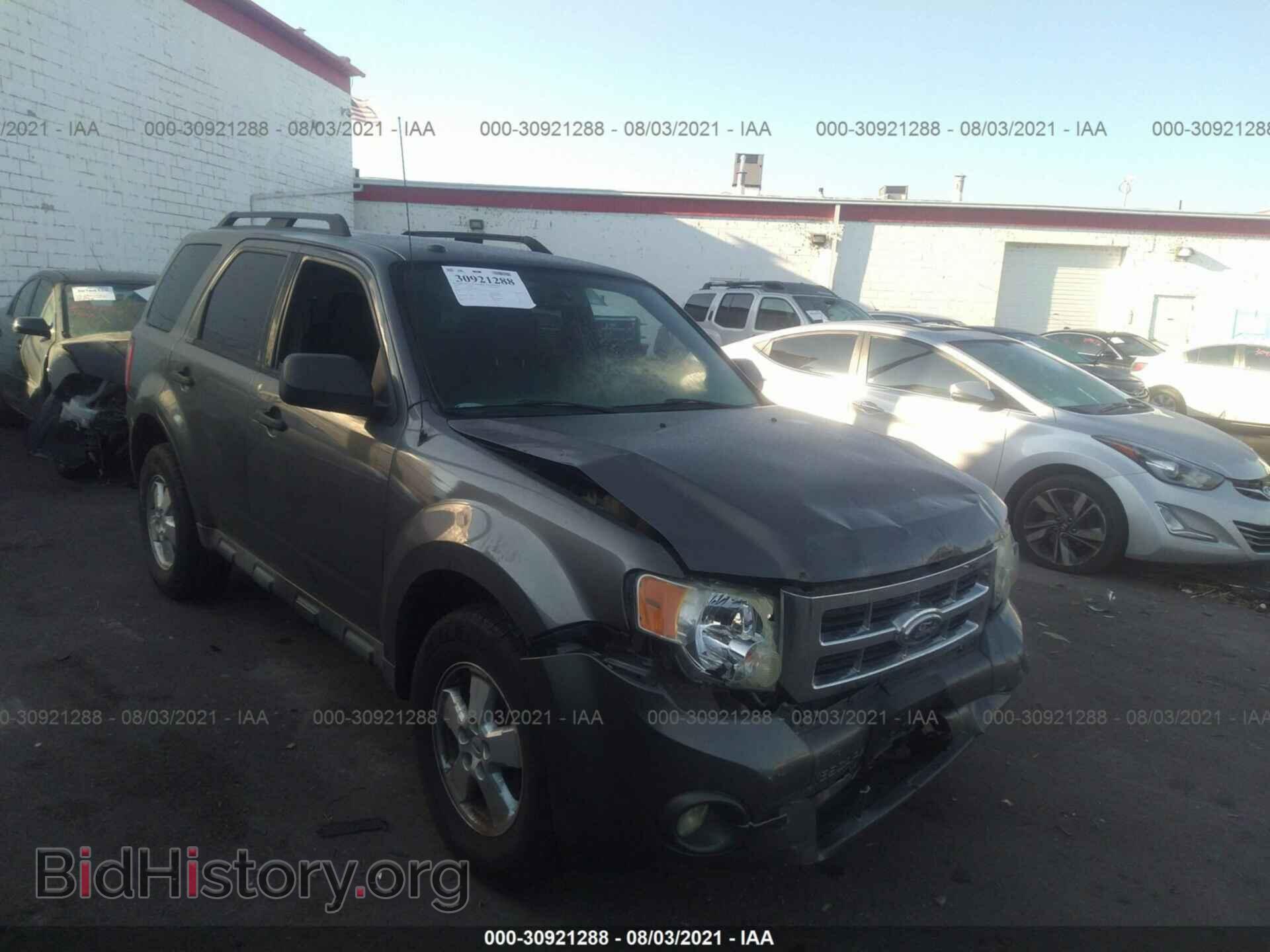 Фотография 1FMCU0DG7BKA22539 - FORD ESCAPE 2011