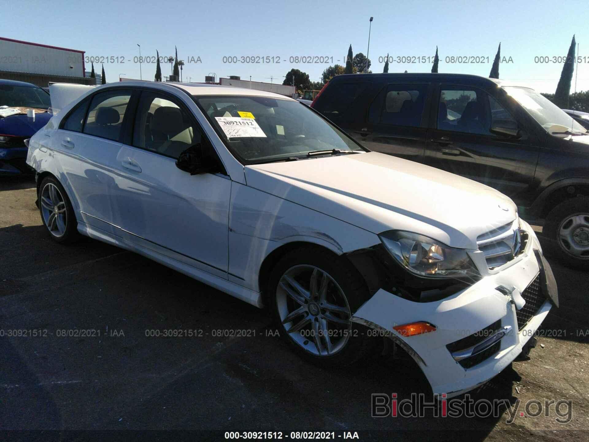 Photo WDDGF4HB9DA878333 - MERCEDES-BENZ C-CLASS 2013