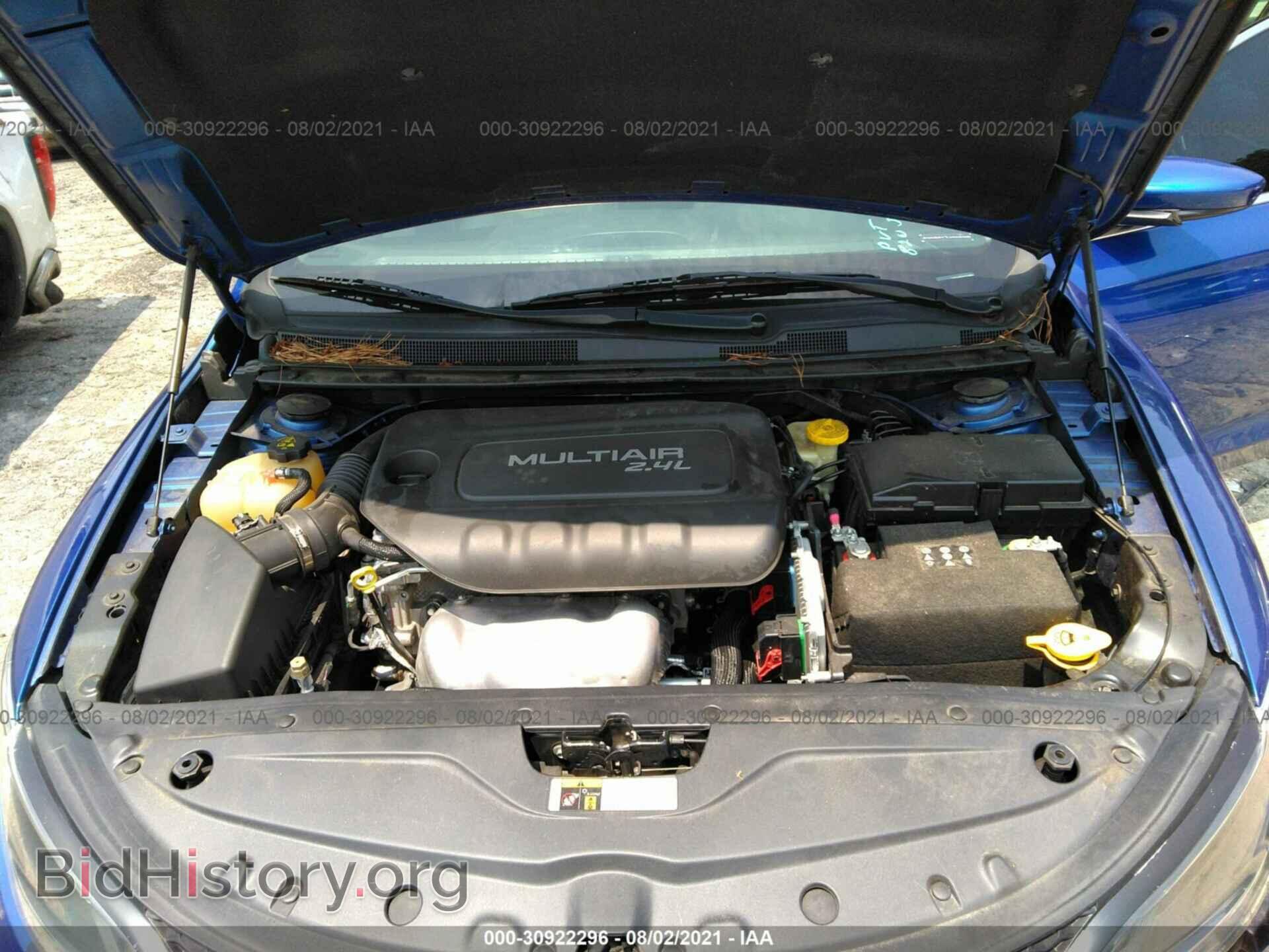 2016 CHRYSLER 200 - VIN: 1C3CCCAB2GN178385 - Фото 10