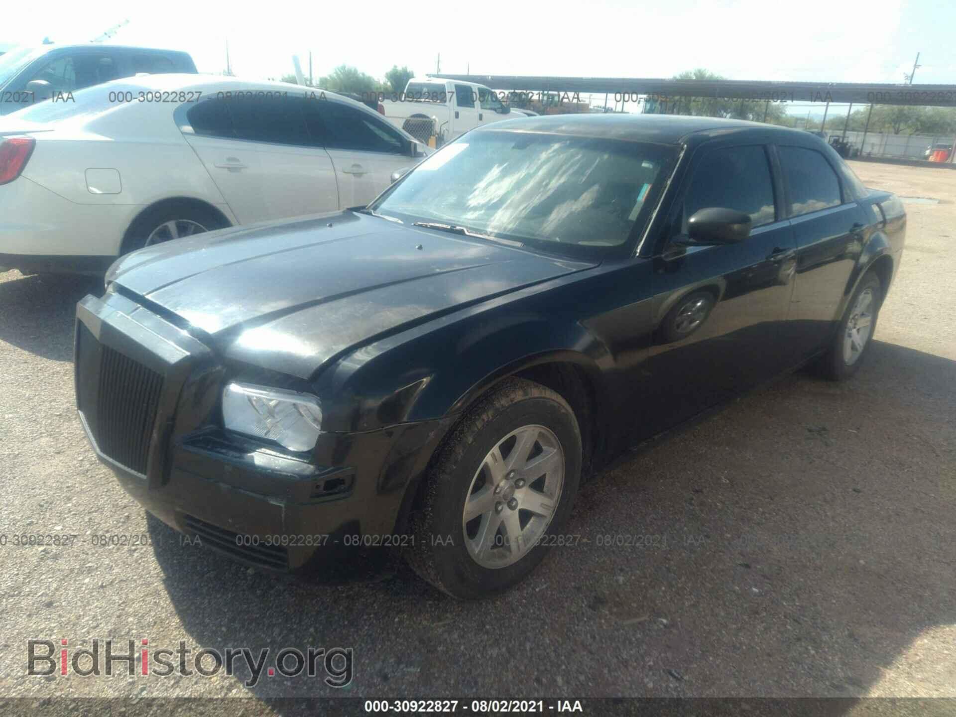 2007 CHRYSLER 300 - VIN: 2C3KA43R37H701889 - Фото 2