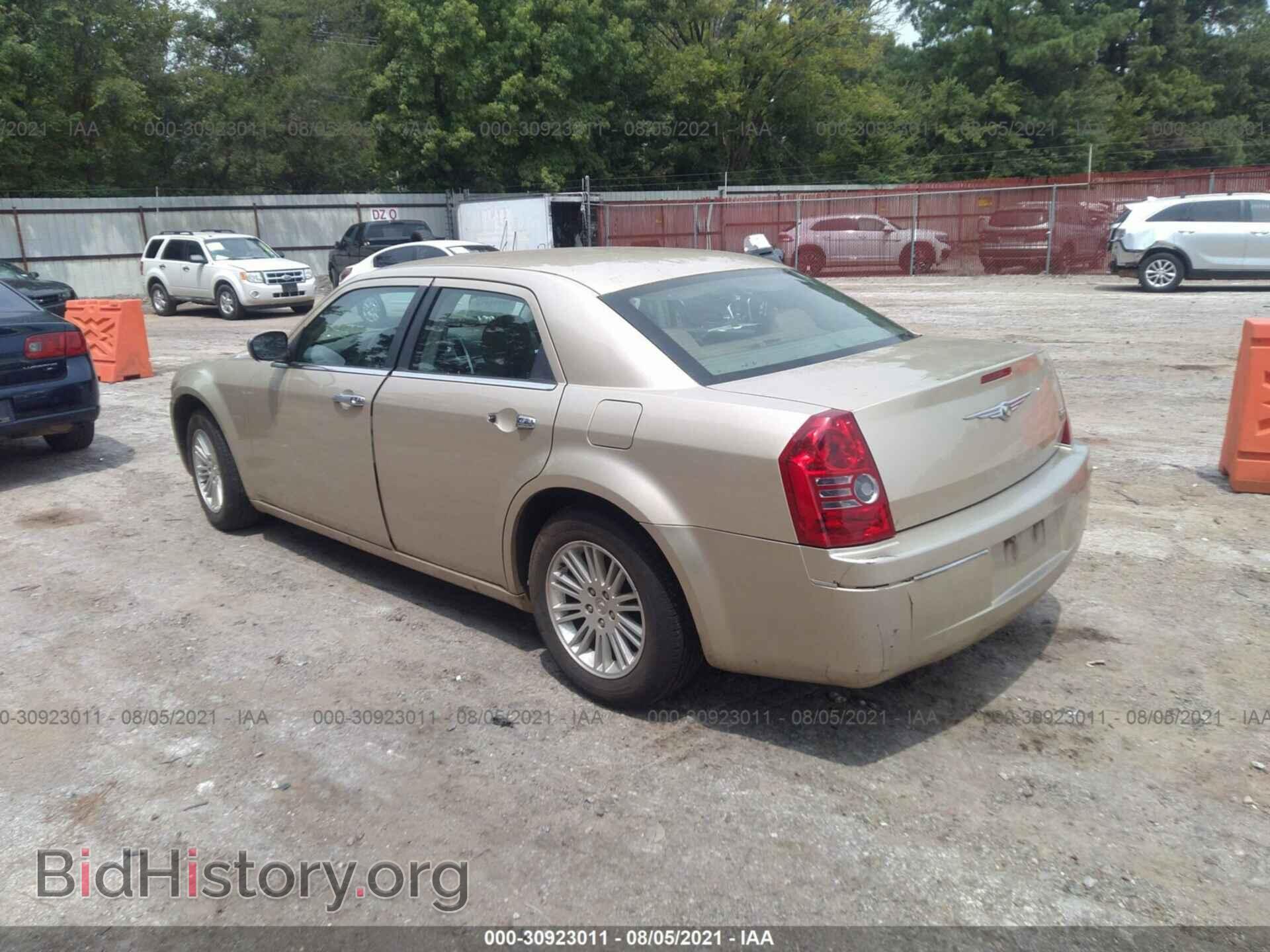 2010 CHRYSLER 300 - VIN: 2C3CA4CD2AH159247 - Фото 3