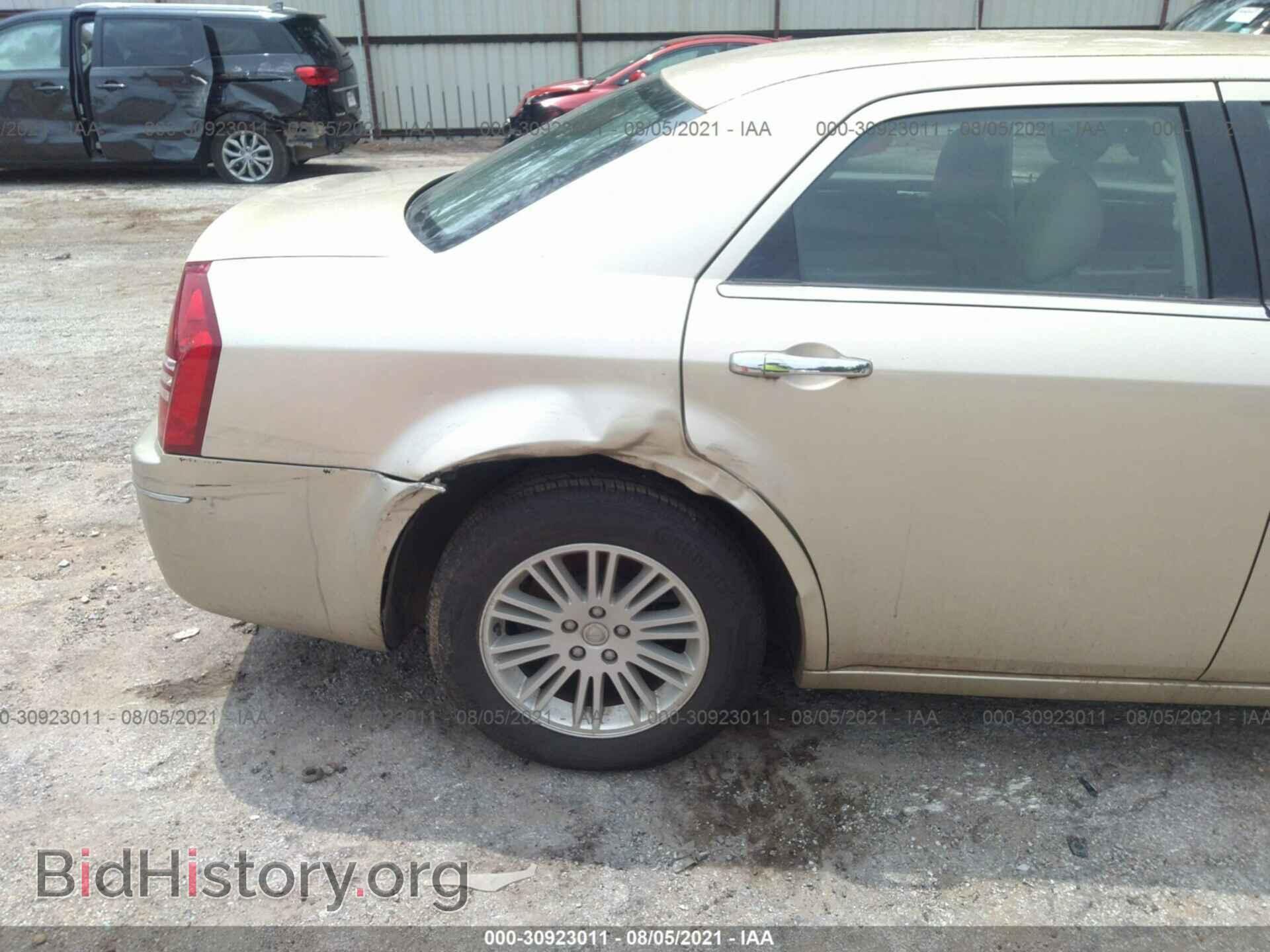 2010 CHRYSLER 300 - VIN: 2C3CA4CD2AH159247 - Фото 6