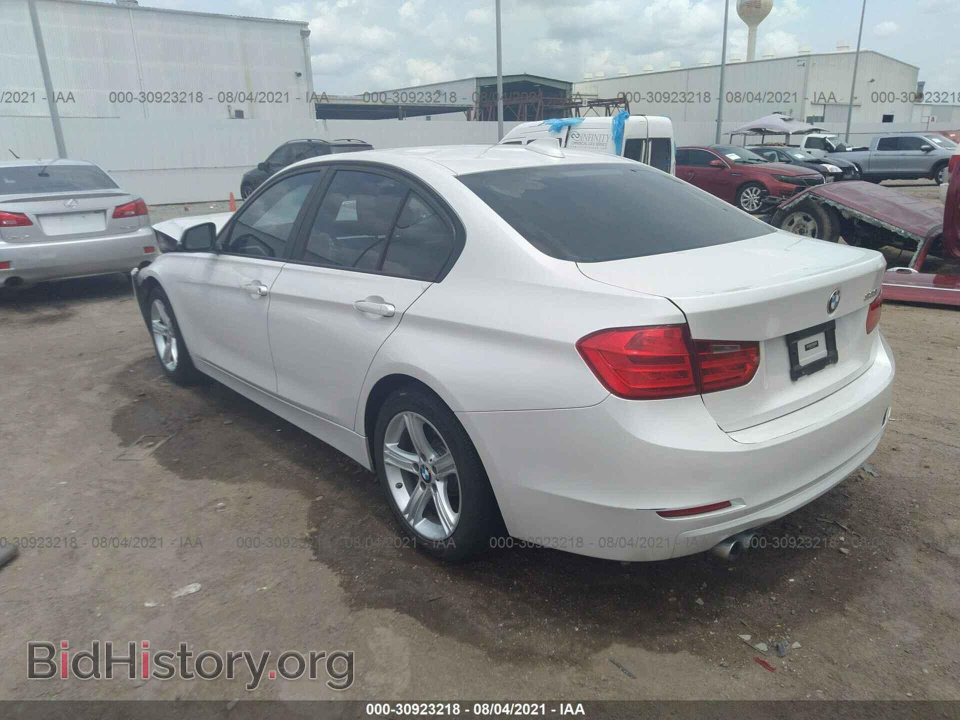 2013 BMW 3 SERIES - VIN: WBA3A5C59DF353500 - Фото 3