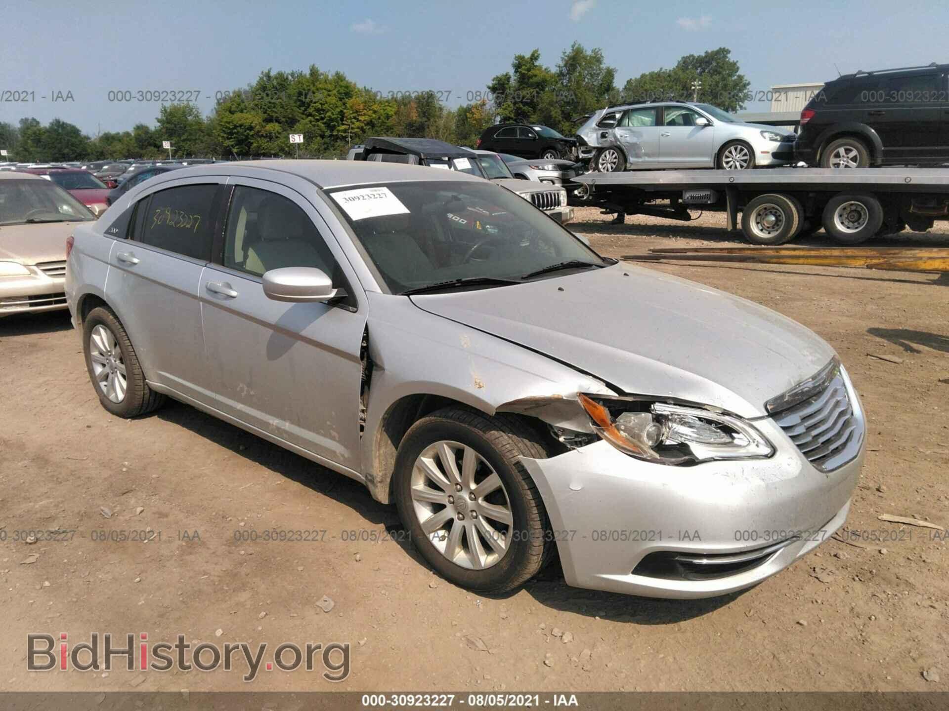 Photo 1C3BC1FB6BN549453 - CHRYSLER 200 2011