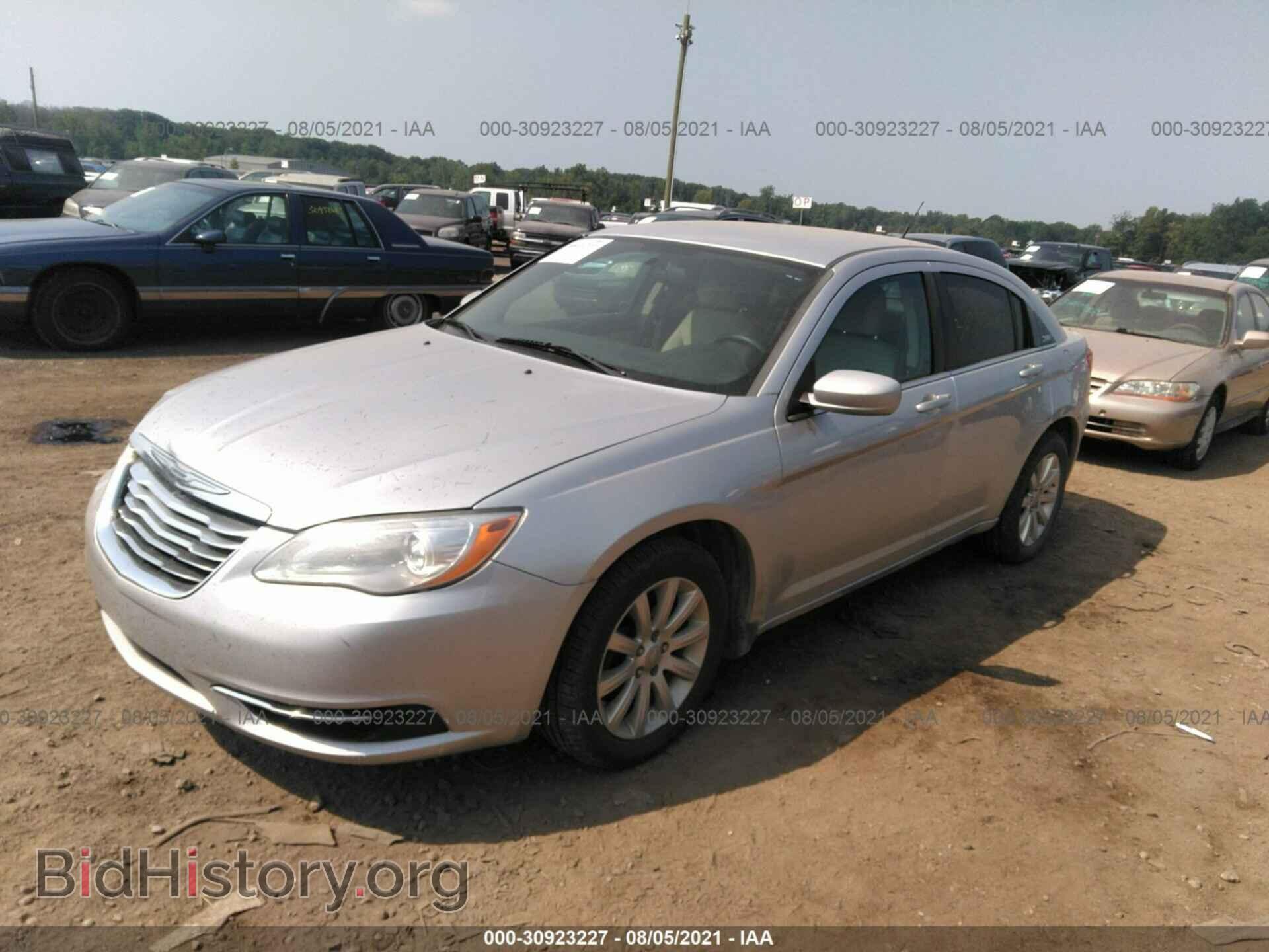 2011 CHRYSLER 200 - VIN: 1C3BC1FB6BN549453 - Фото 2