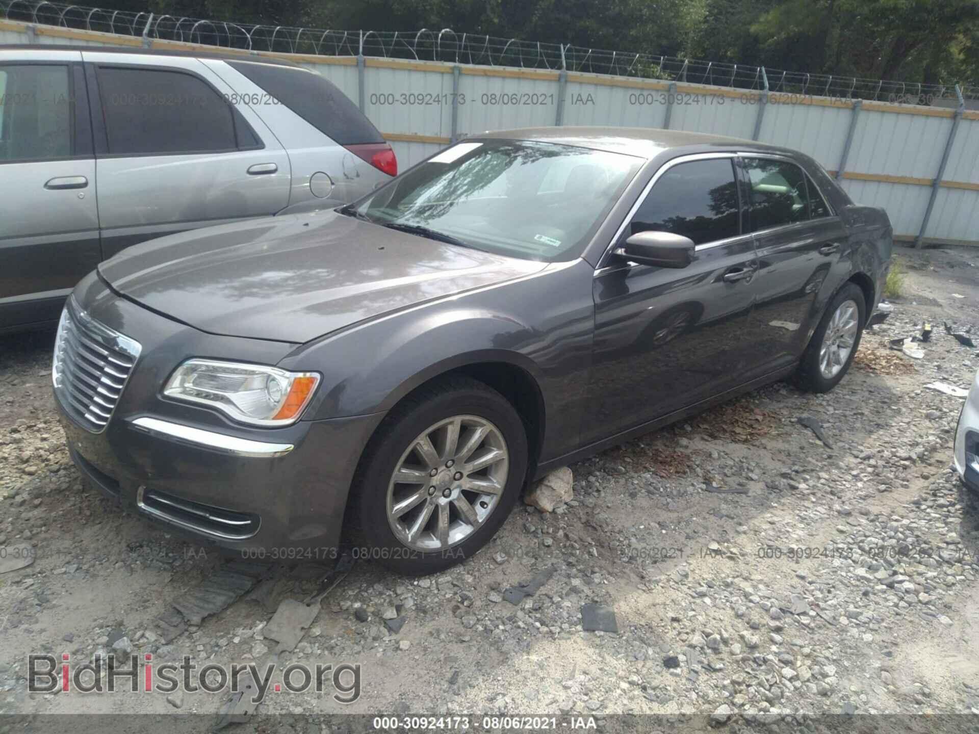 2014 CHRYSLER 300 - VIN: 2C3CCAAG1EH275826 - Фото 2