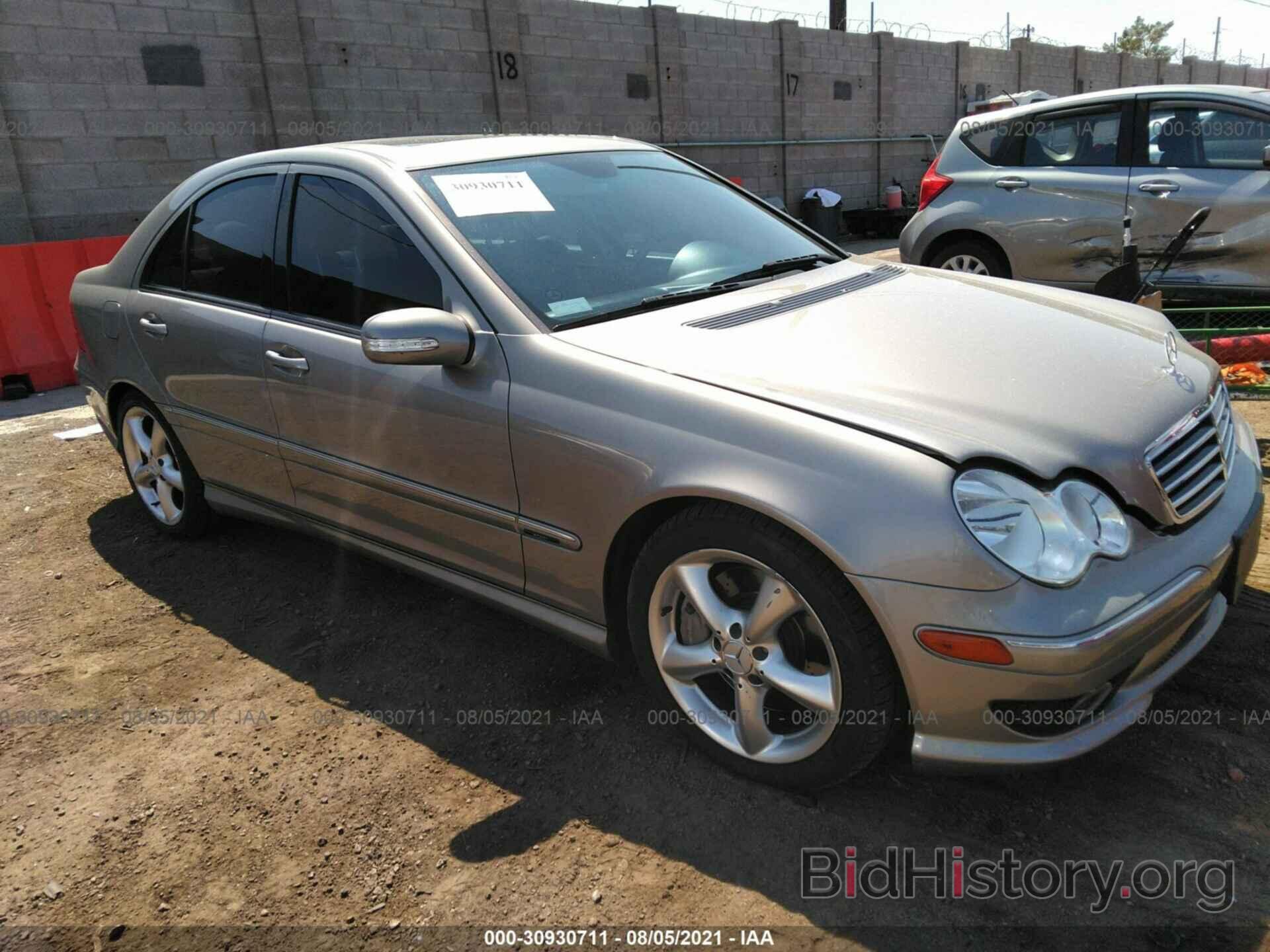 Photo WDBRF52H76F814284 - MERCEDES-BENZ C-CLASS 2006