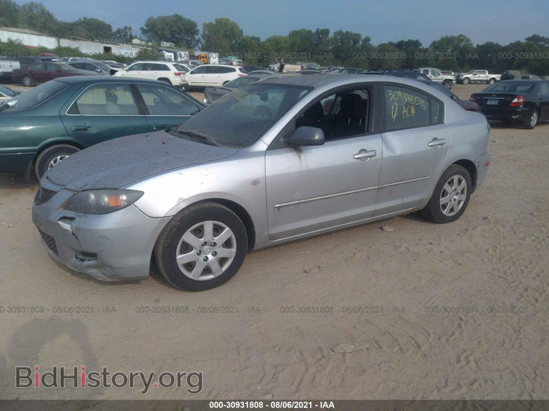 2007 MAZDA MAZDA3 - VIN: JM1BK12F771722371 - Фото 2