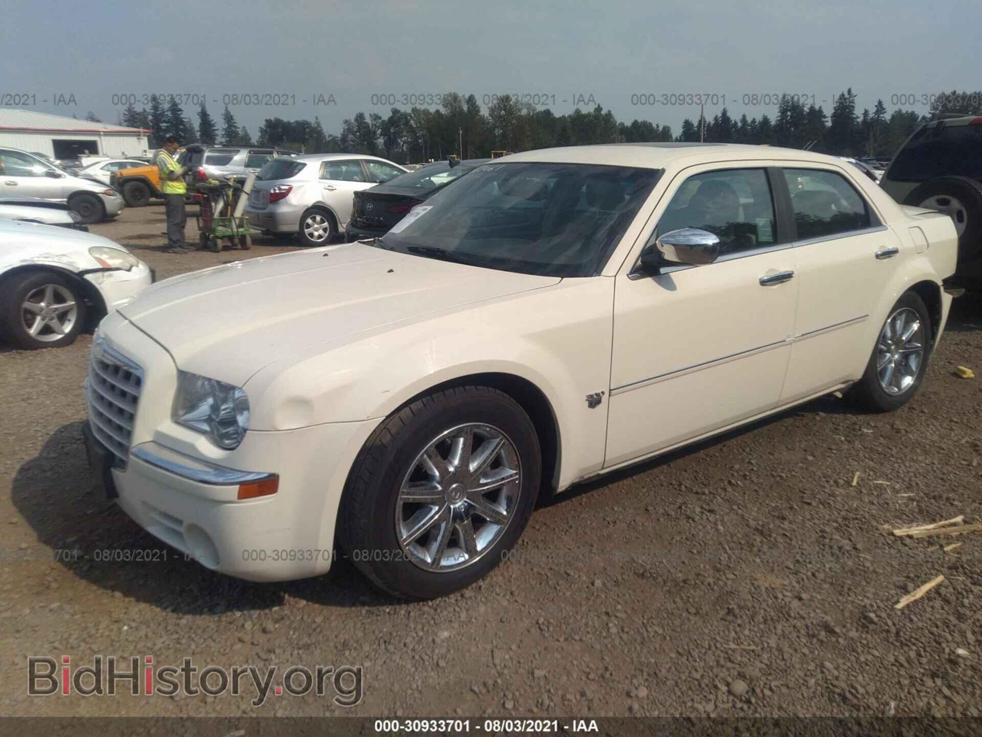 2007 CHRYSLER 300 - VIN: 2C3KA63H07H768257 - Фото 2