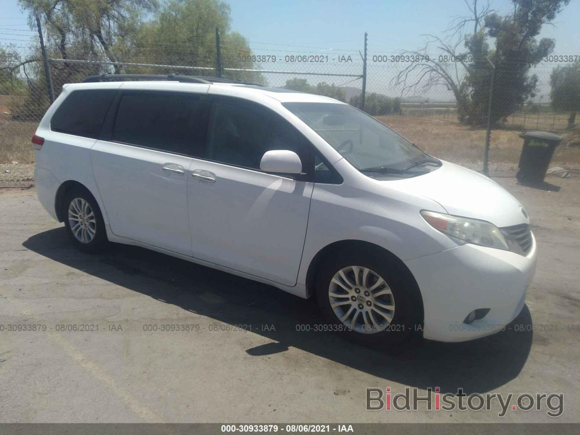 Фотография 5TDYK3DC9BS109415 - TOYOTA SIENNA 2011