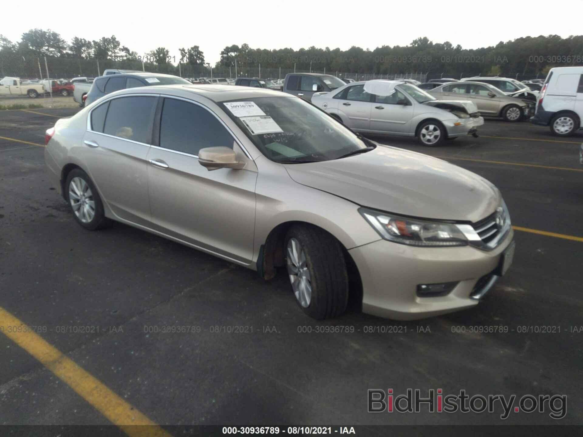 Photo 1HGCR2F87EA238135 - HONDA ACCORD SEDAN 2014