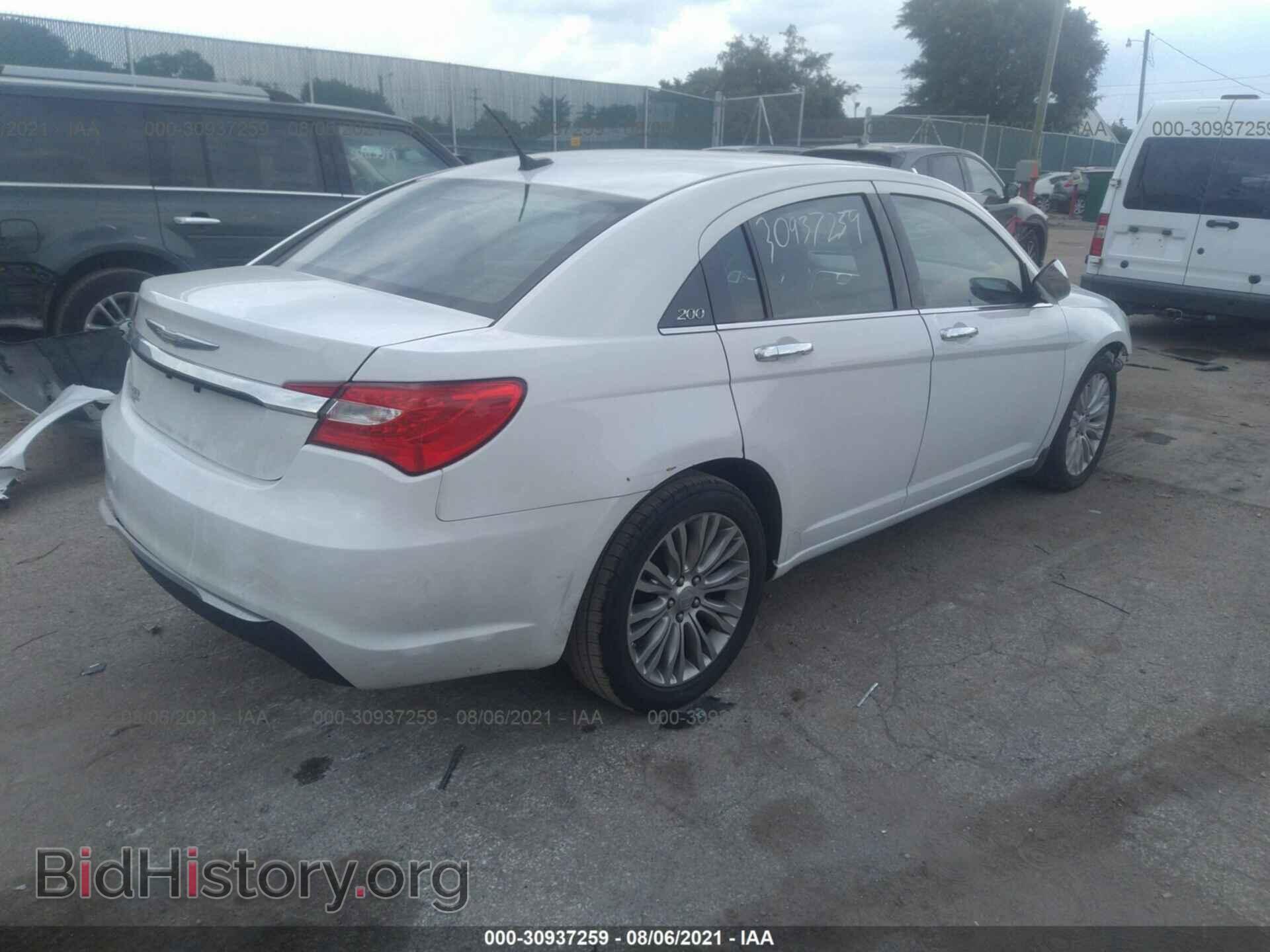 2012 CHRYSLER 200 - VIN: 1C3CCBCG3CN327061 - Фото 4
