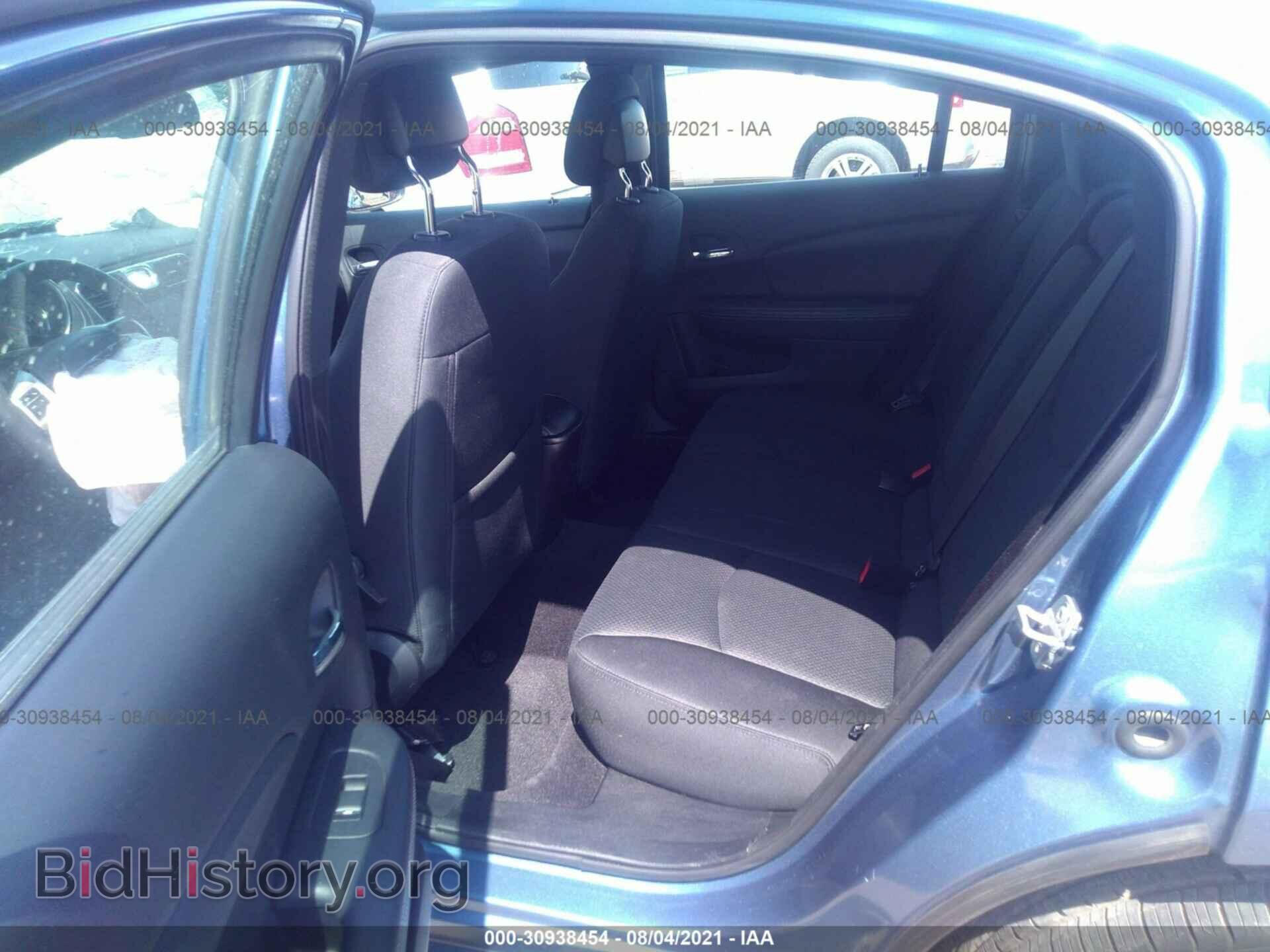 2011 CHRYSLER 200 - VIN: 1C3BC2FBXBN565631 - Photo 8