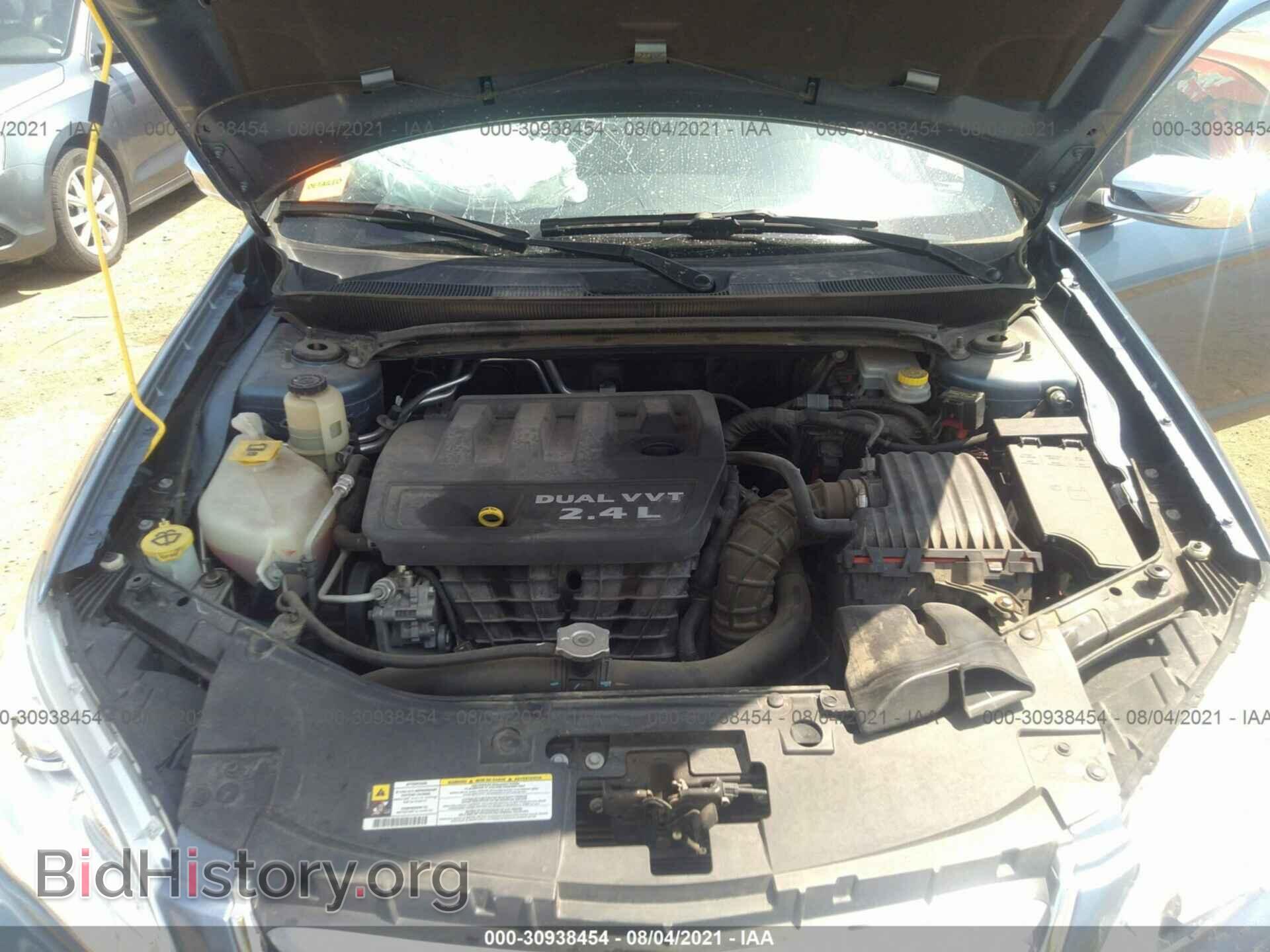 2011 CHRYSLER 200 - VIN: 1C3BC2FBXBN565631 - Photo 10