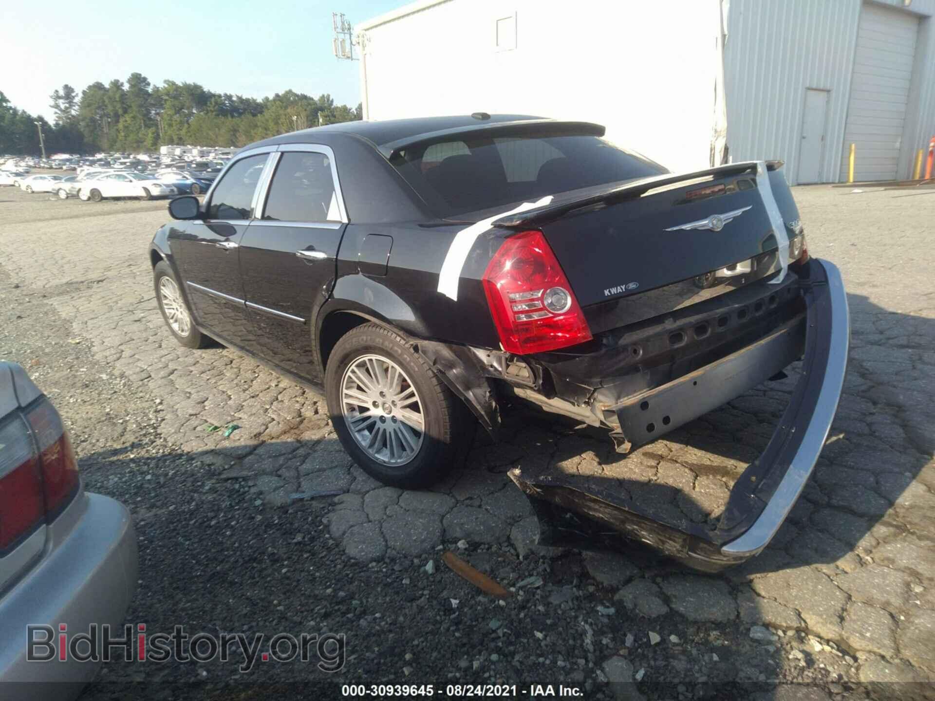 2010 CHRYSLER 300 - VIN: 2C3CA5CV0AH201199 - Фото 3