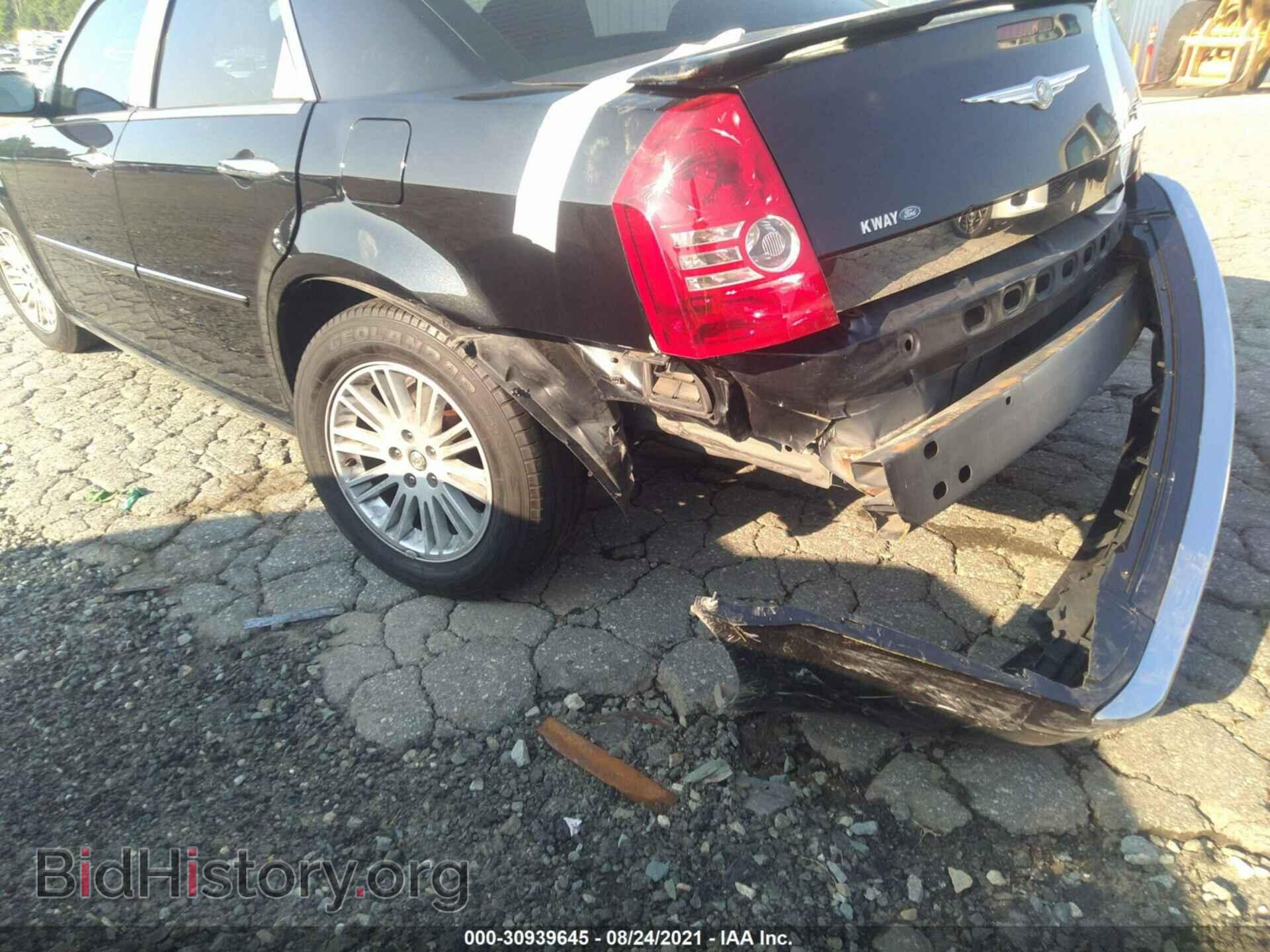 2010 CHRYSLER 300 - VIN: 2C3CA5CV0AH201199 - Фото 6