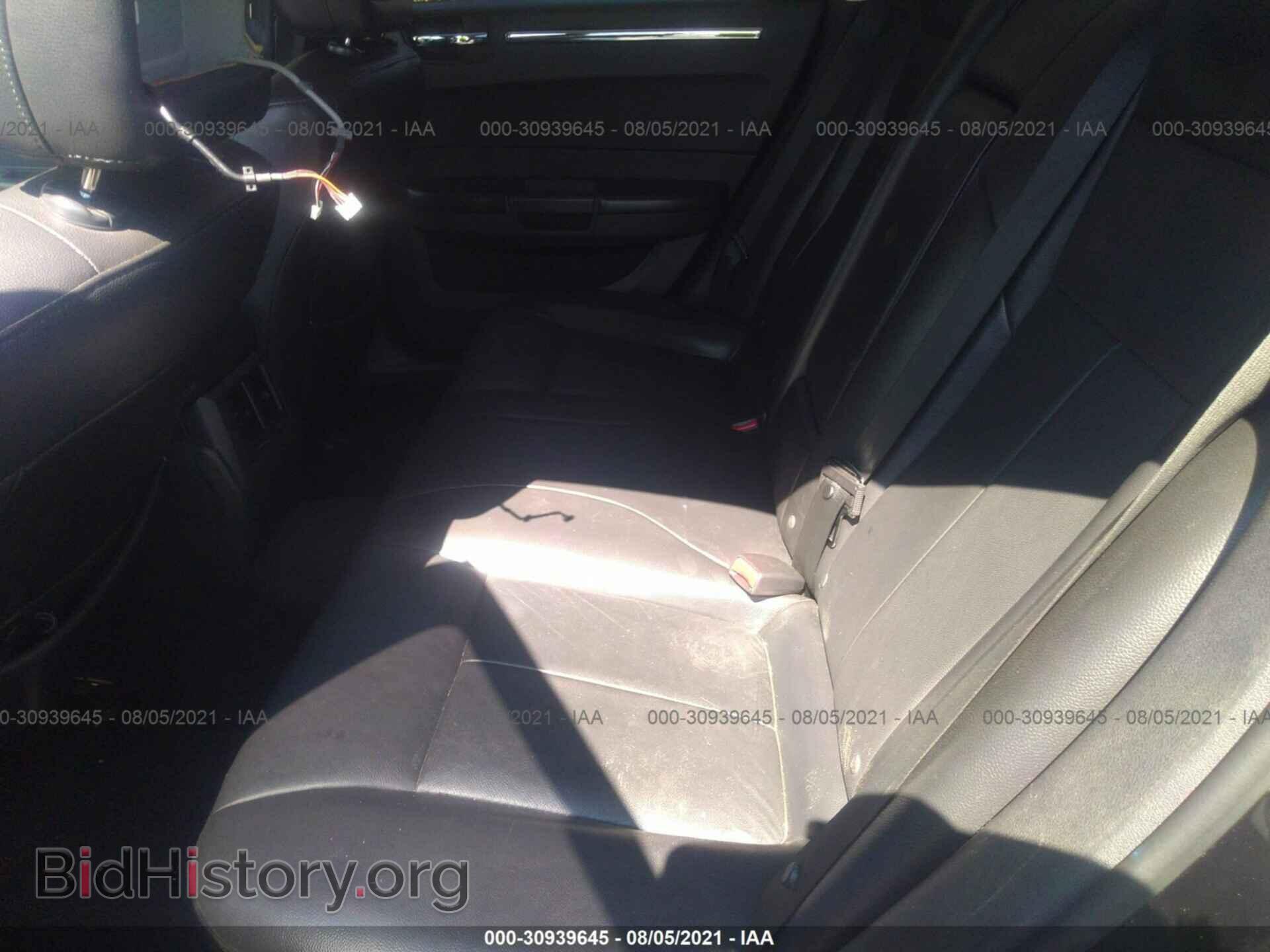 2010 CHRYSLER 300 - VIN: 2C3CA5CV0AH201199 - Фото 8