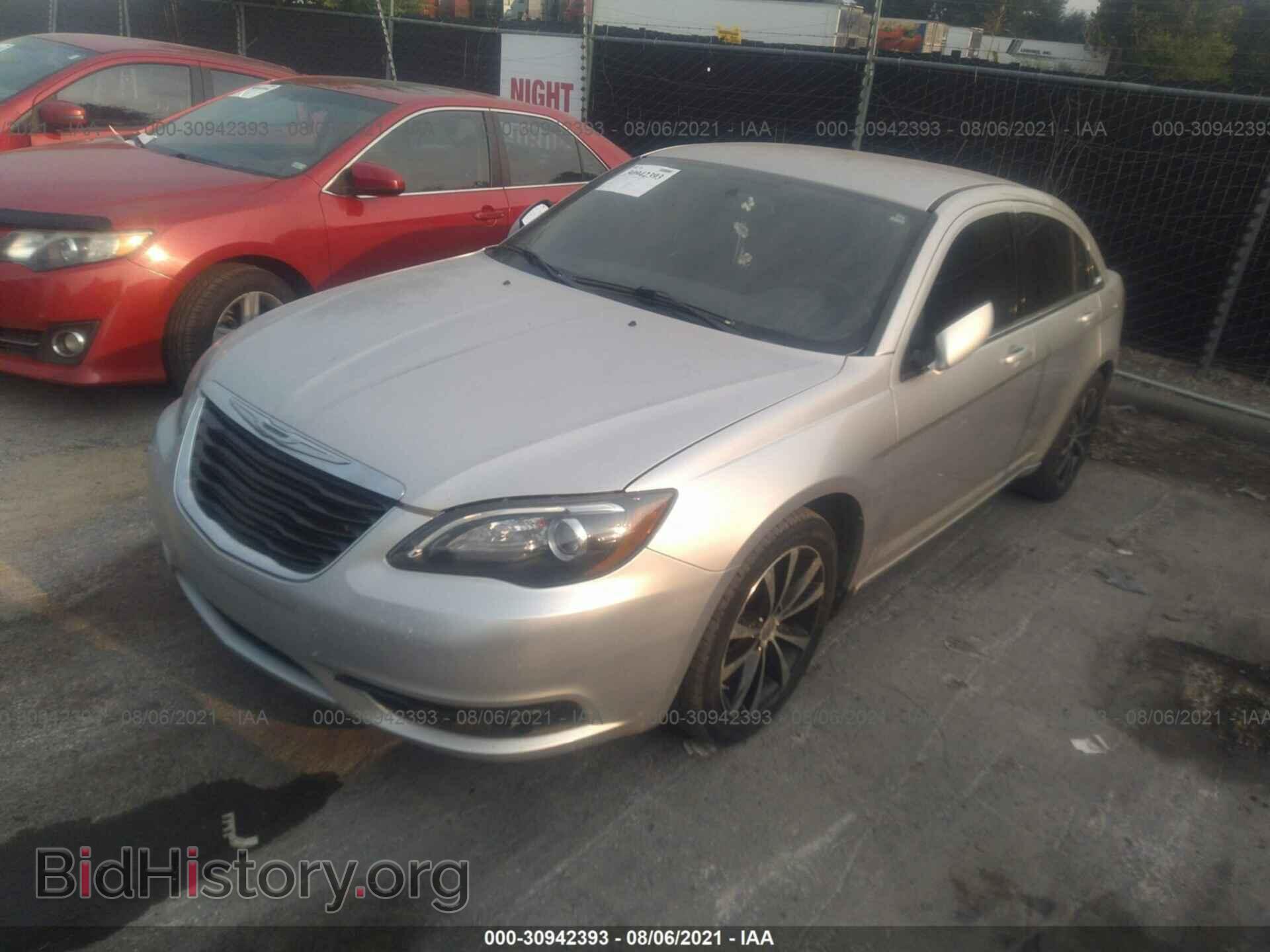 2012 CHRYSLER 200 - VIN: 1C3CCBBG1CN306095 - Фото 2