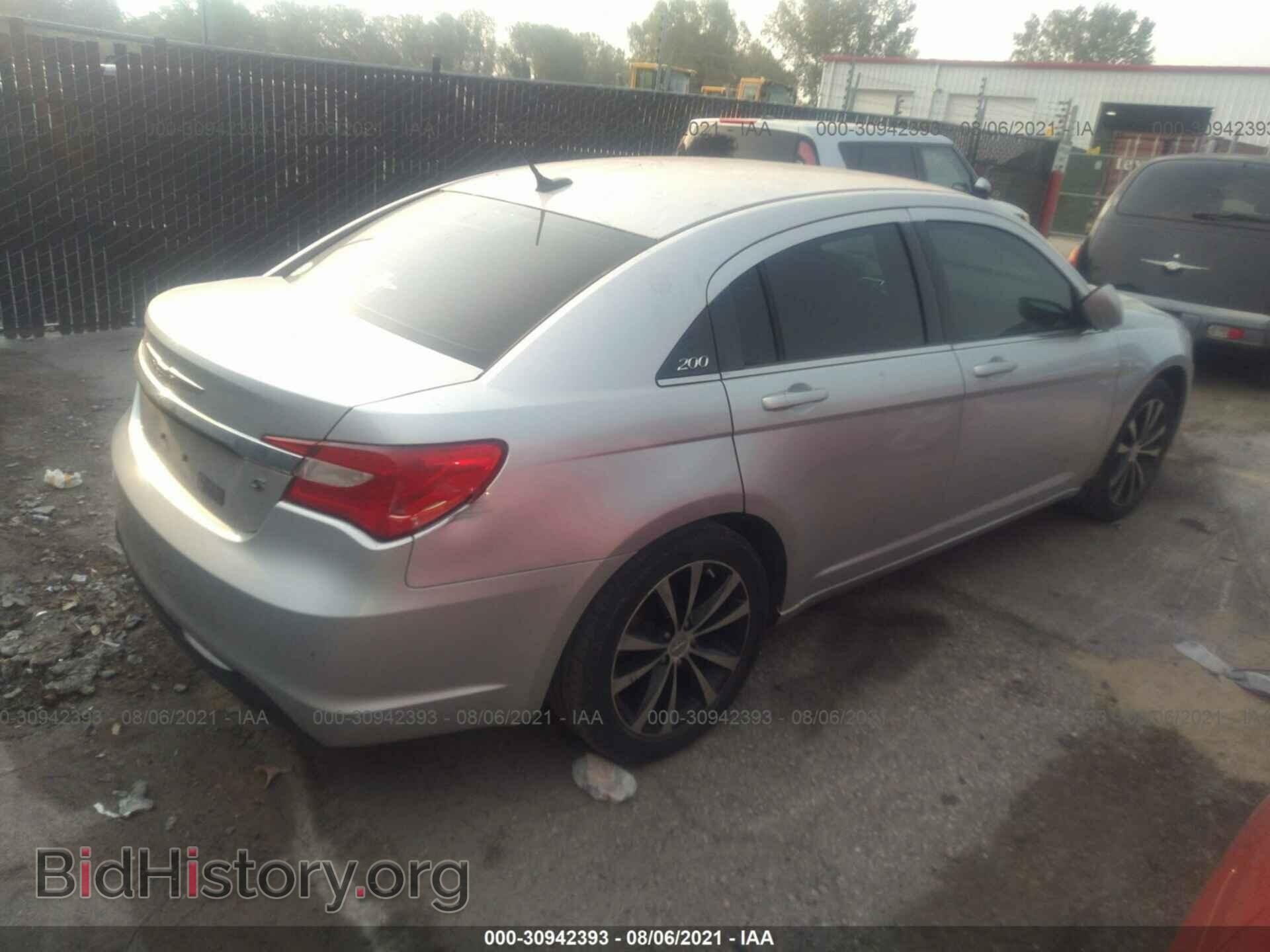 2012 CHRYSLER 200 - VIN: 1C3CCBBG1CN306095 - Фото 4