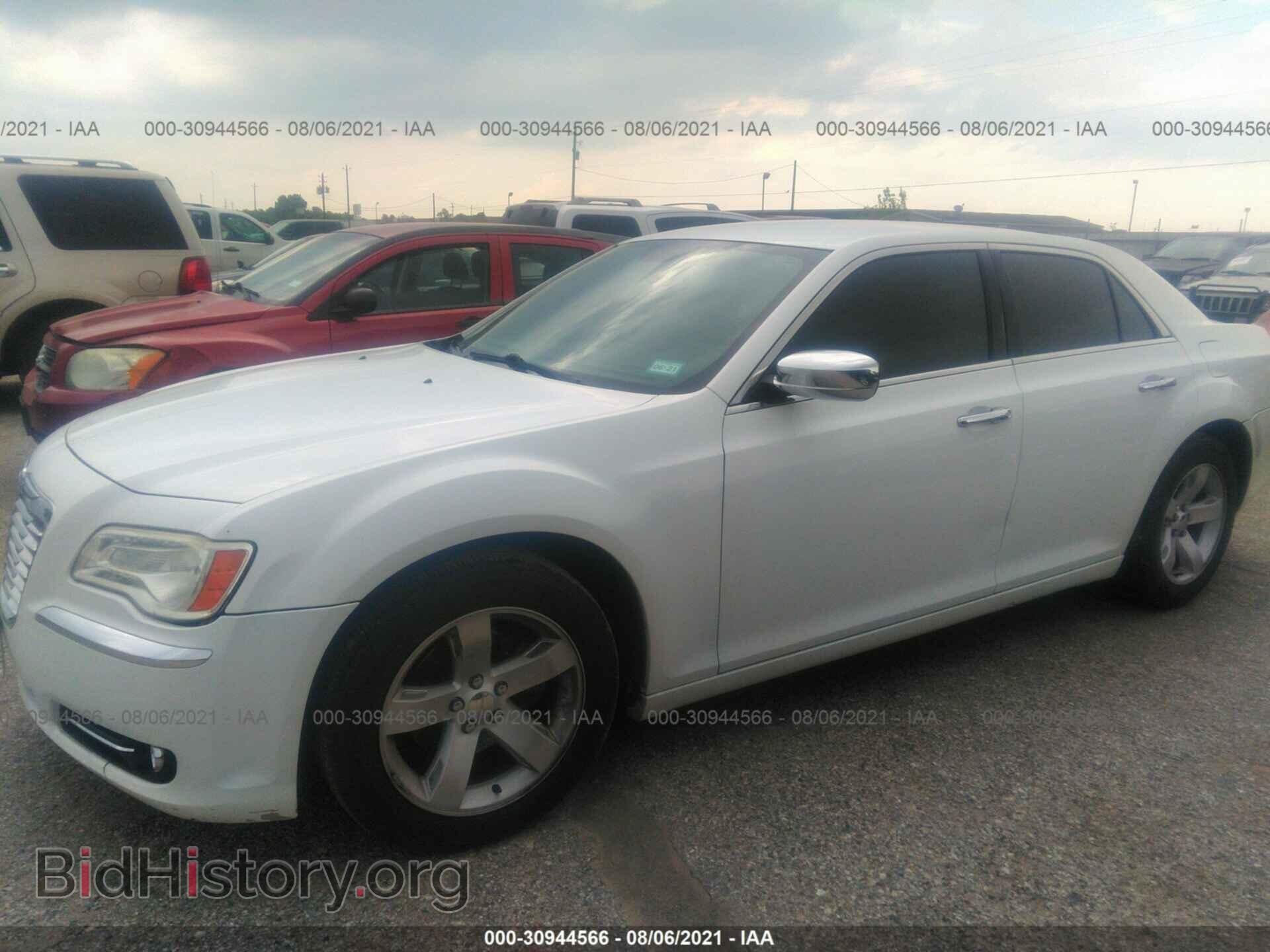 2012 CHRYSLER 300 - VIN: 2C3CCACG4CH166898 - Фото 2