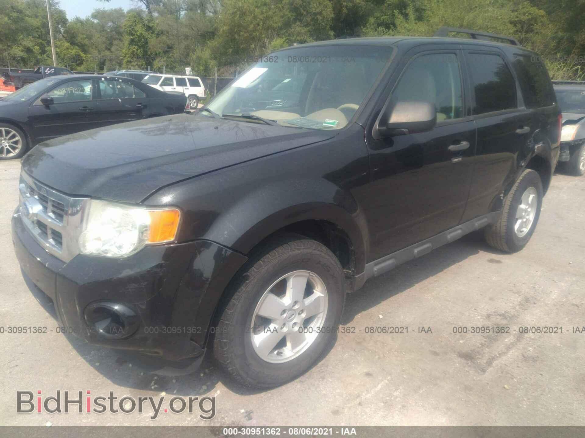 2011 FORD ESCAPE - VIN: 1FMCU0DG2BKB99113 - Фото 2