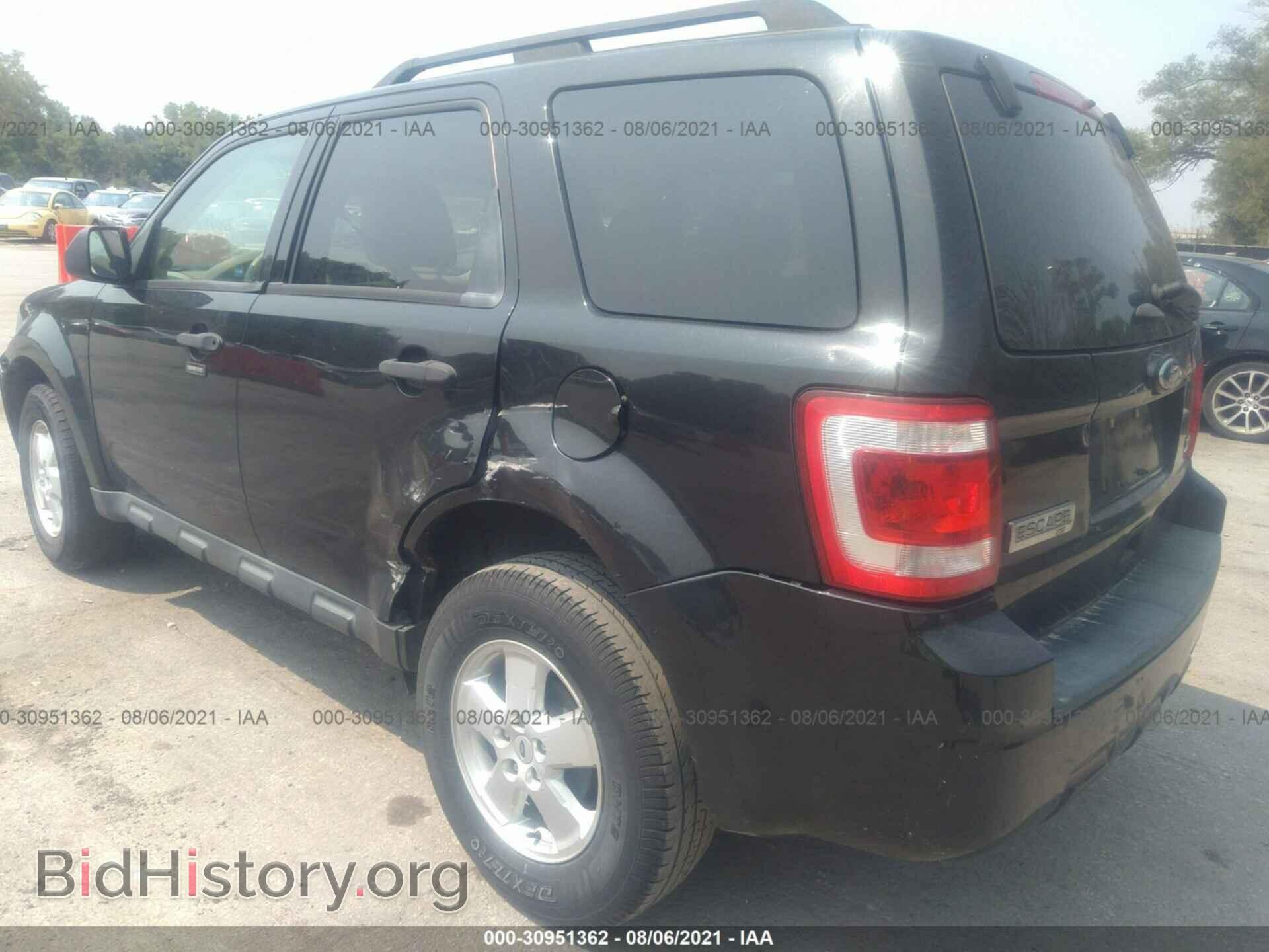 2011 FORD ESCAPE - VIN: 1FMCU0DG2BKB99113 - Фото 3