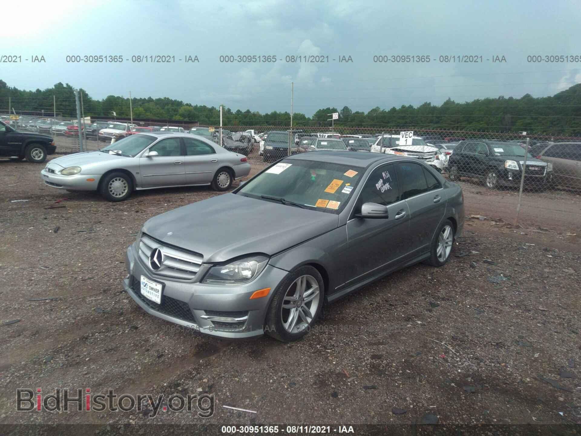 2013 MERCEDES-BENZ C-CLASS - VIN: WDDGF8AB8DA781738 - Фото 2