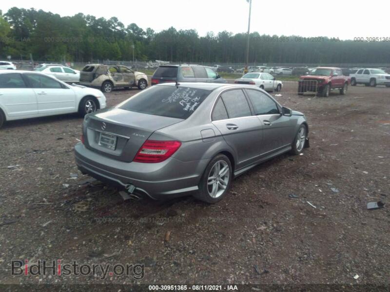 2013 Mercedes-Benz C-CLASS (VIN WDDGF8AB8DA781738) — фото 4 из 11