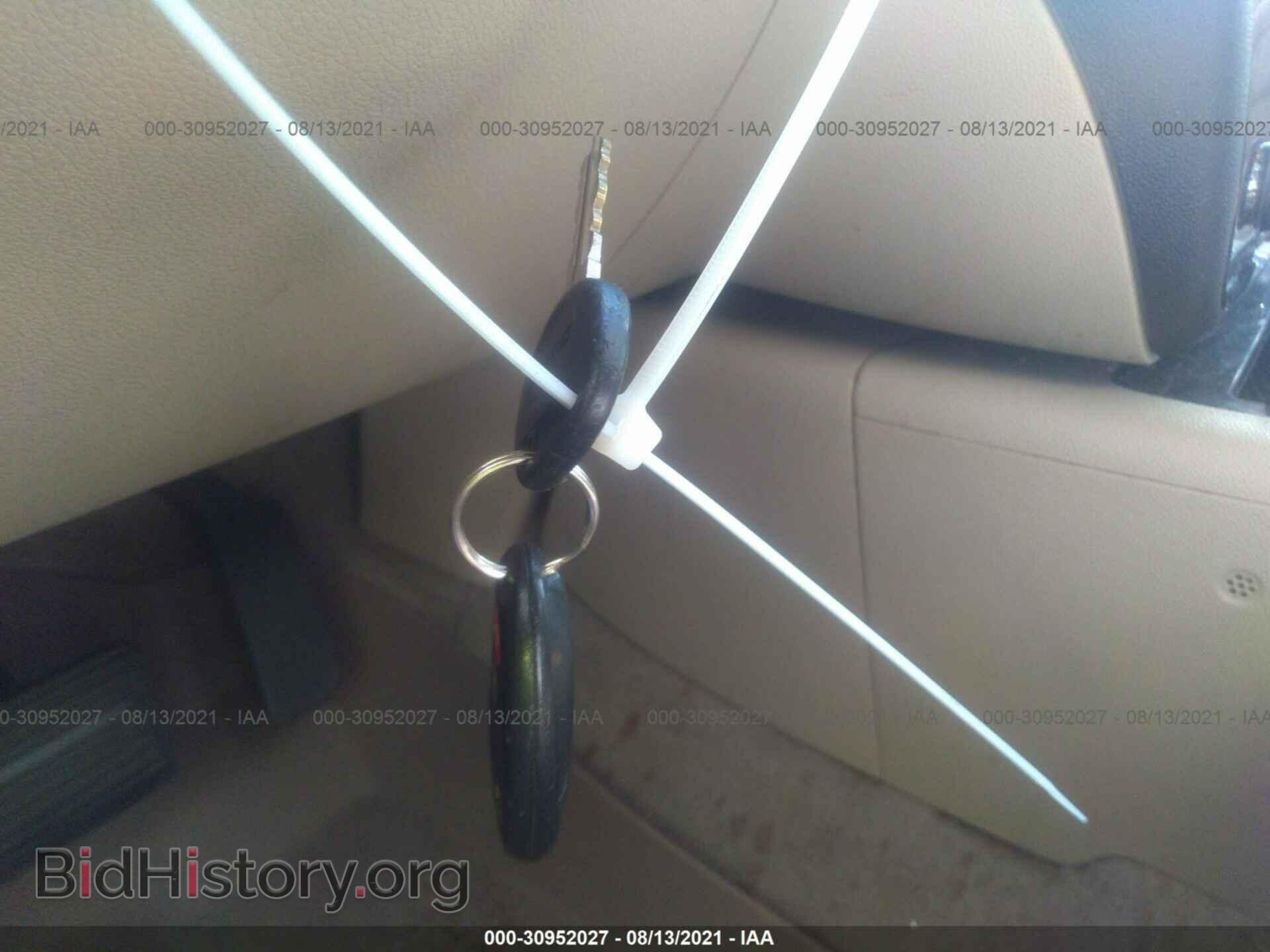 2010 GMC YUKON - VIN: 1GKUKEEF2AR253392 - Фото 11