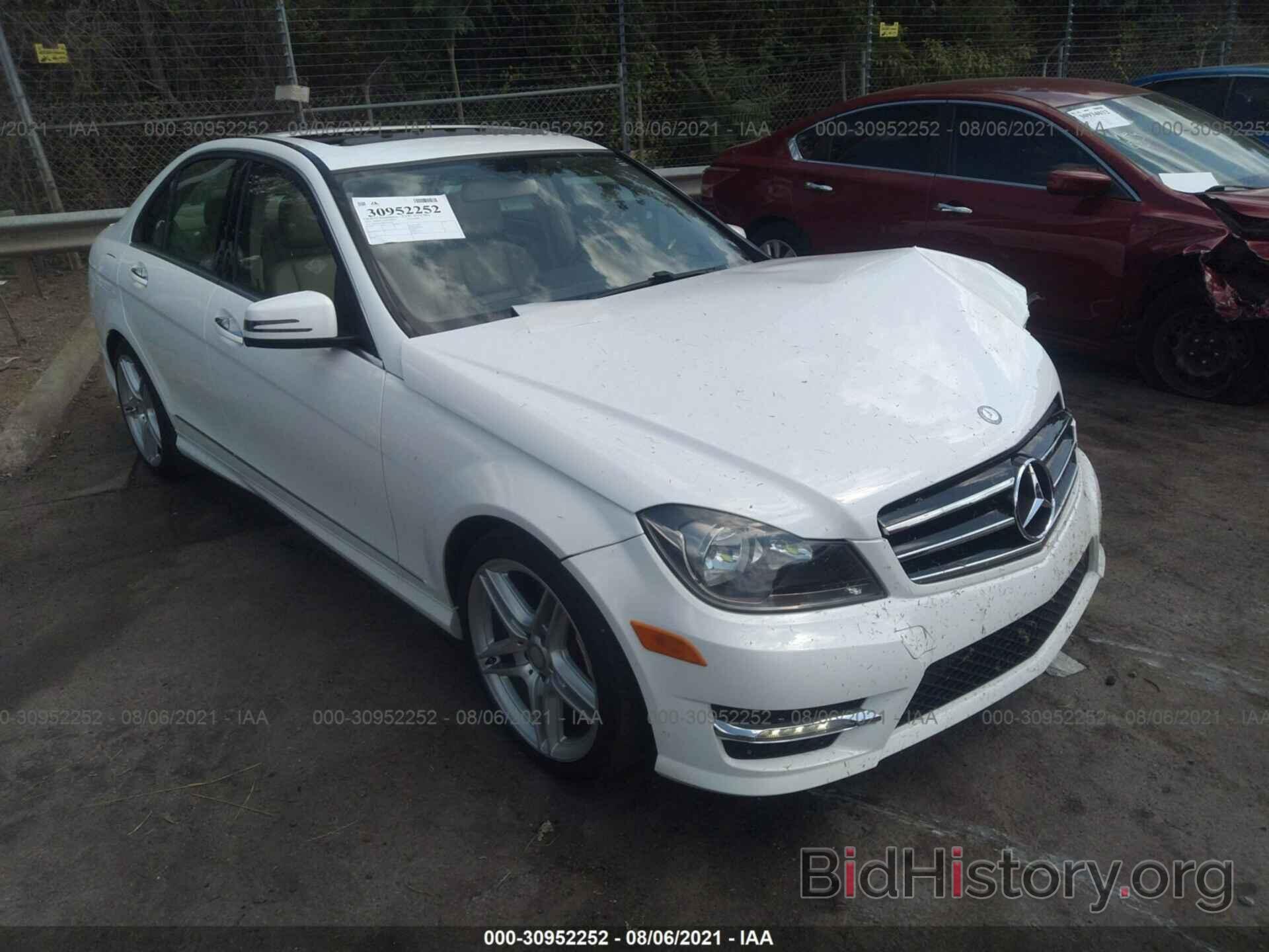 Photo WDDGF4HB8EG250181 - MERCEDES-BENZ C-CLASS 2014