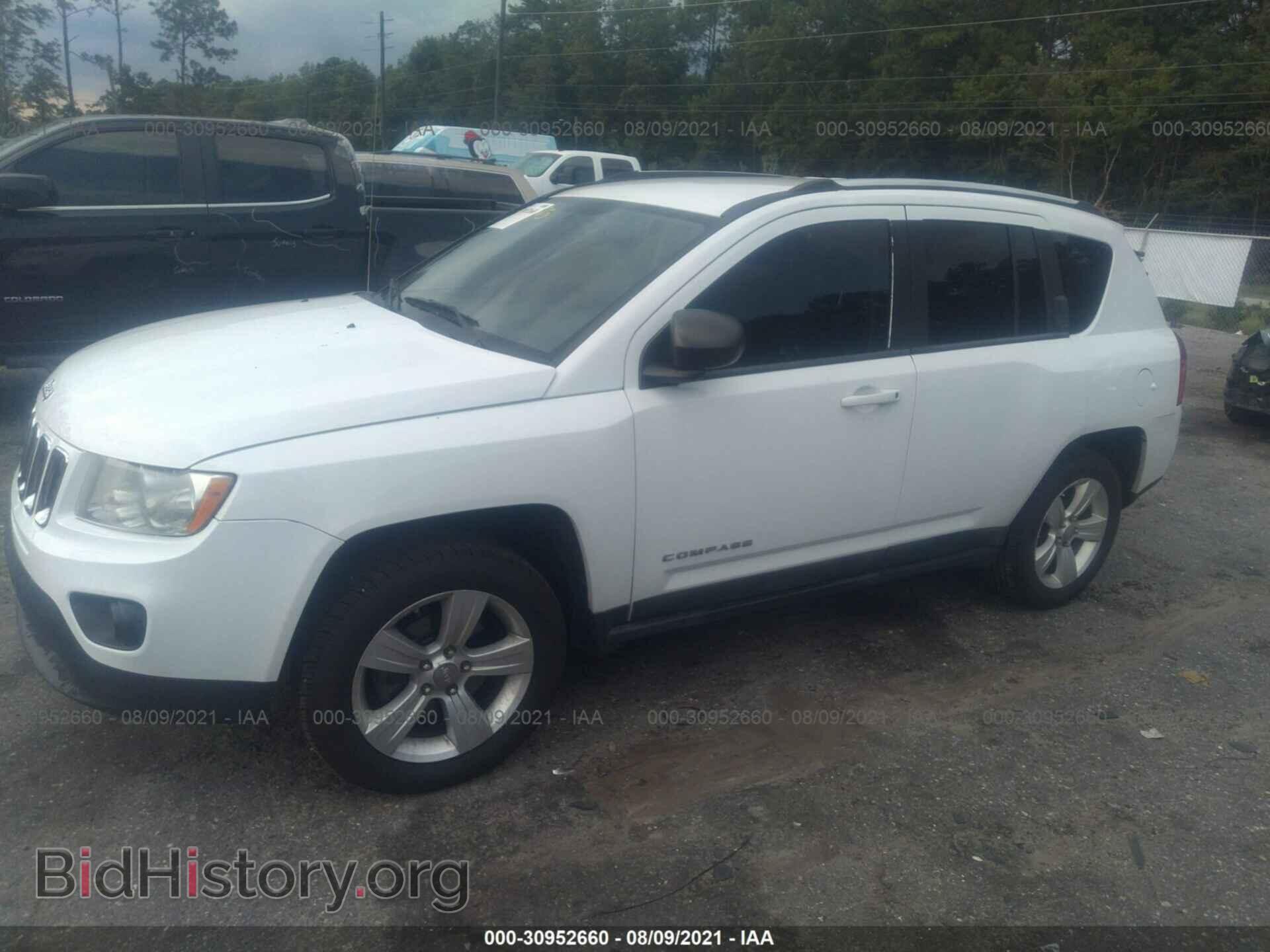 2011 JEEP COMPASS - VIN: 1J4NT1FB9BD290157 - Photo 2