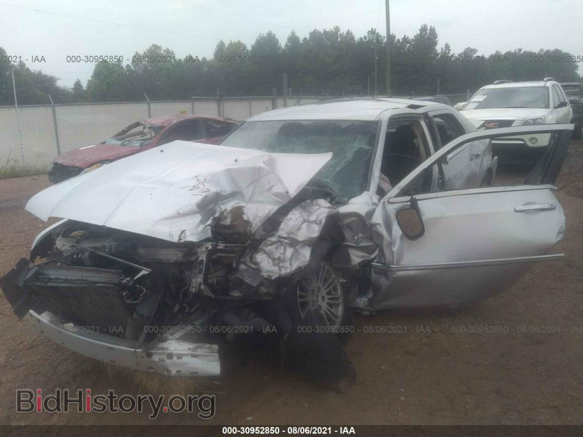 2010 CHRYSLER 300 - VIN: 2C3CA5CV8AH265992 - Фото 6