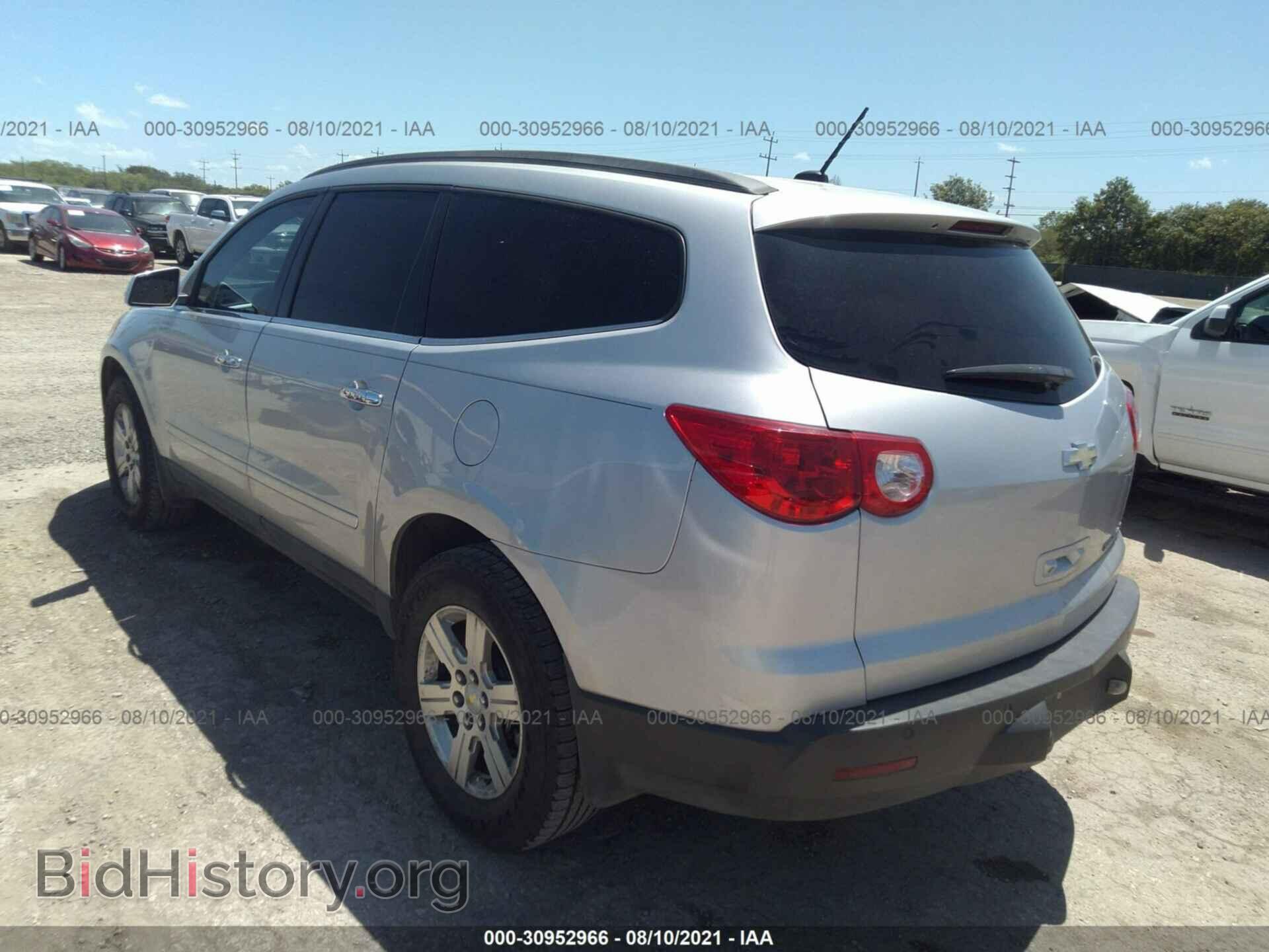 2012 CHEVROLET TRAVERSE - VIN: 1GNKRJED0CJ115302 - Фото 3