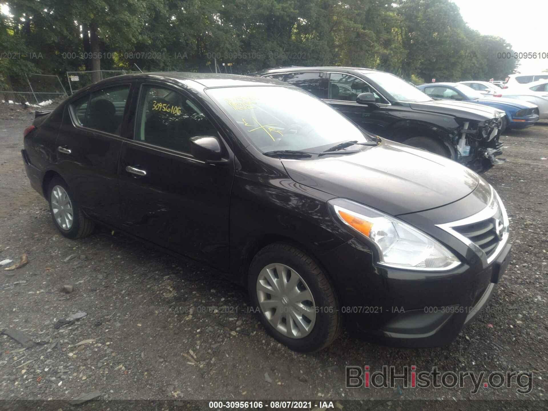 Photo 3N1CN7AP3JL878001 - NISSAN VERSA SEDAN 2018