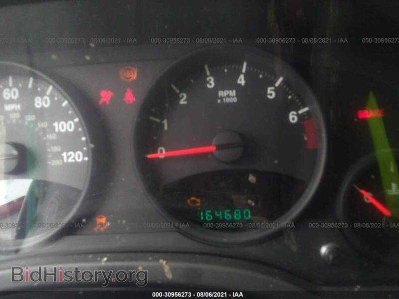 2011 Jeep COMPASS (VIN 1J4NT1FA6BD176723) — фото 7 из 12