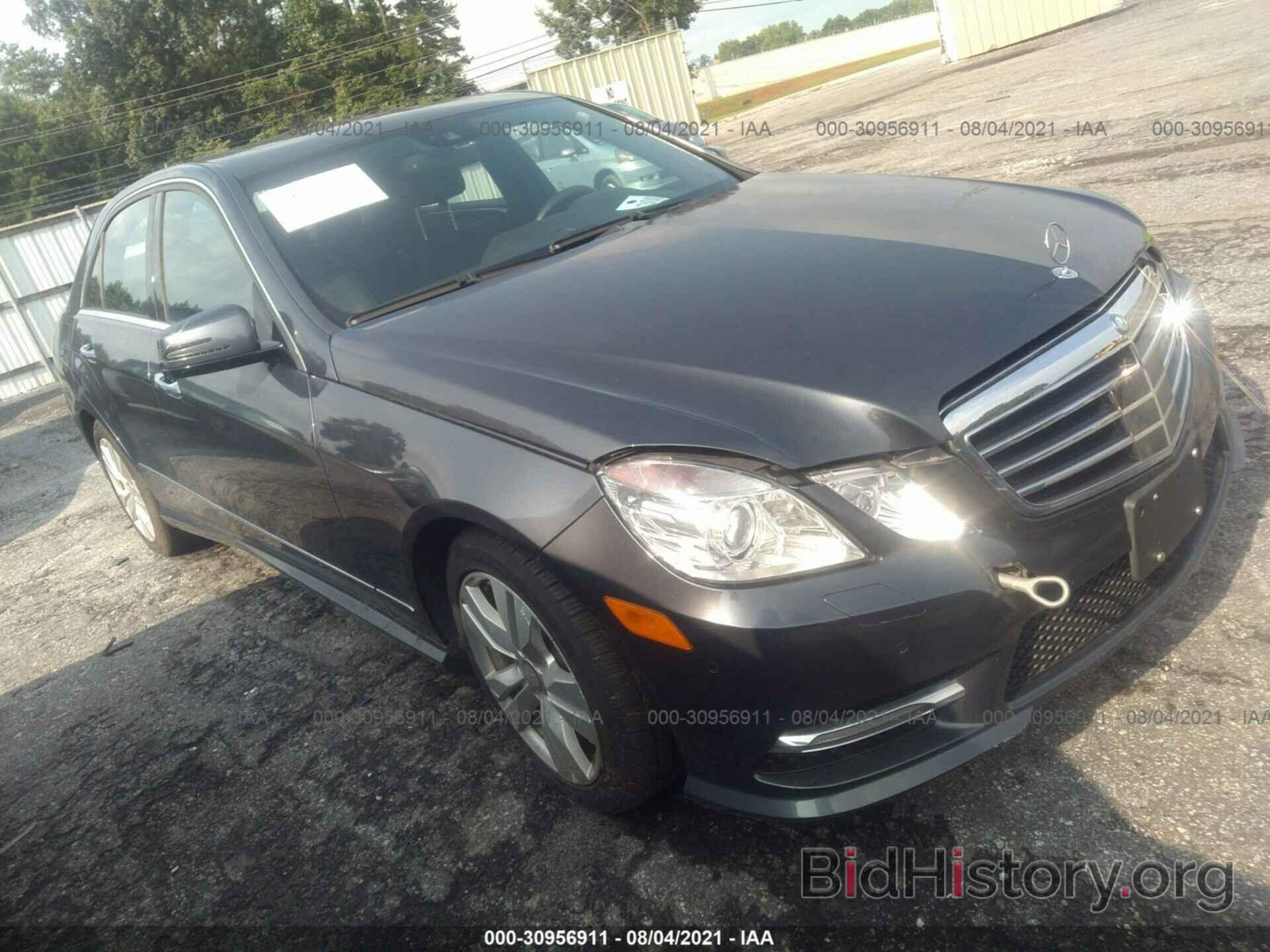 Photo WDDHF2EB5DA725932 - MERCEDES-BENZ E-CLASS 2013