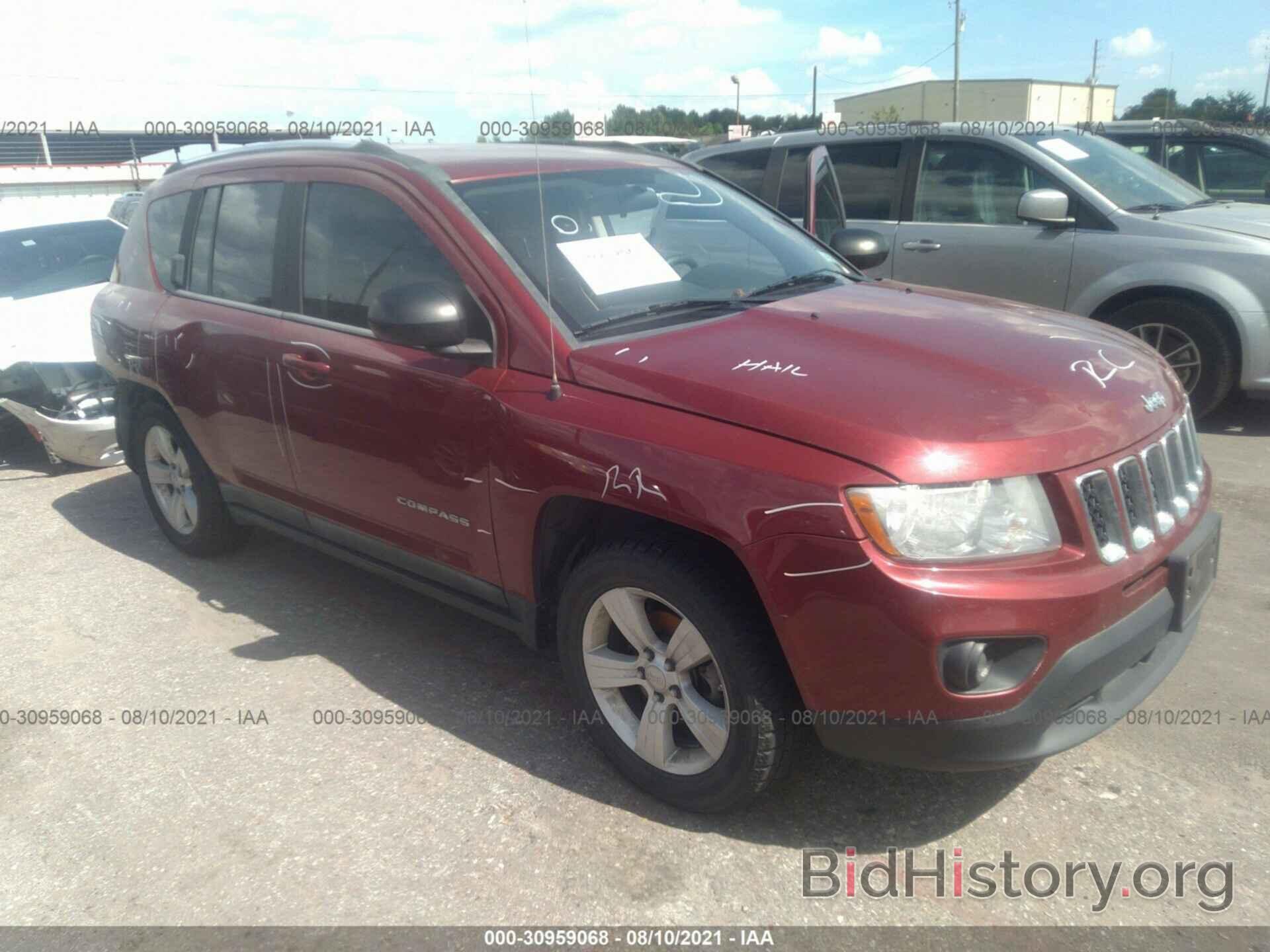 Photo 1J4NT1FB0BD170599 - JEEP COMPASS 2011