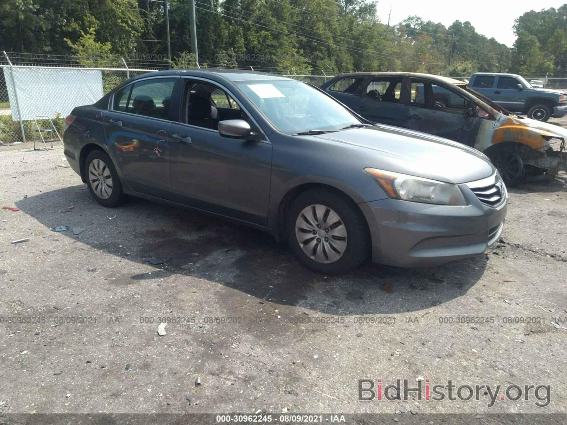 Photo 1HGCP2F38CA158642 - HONDA ACCORD SDN 2012