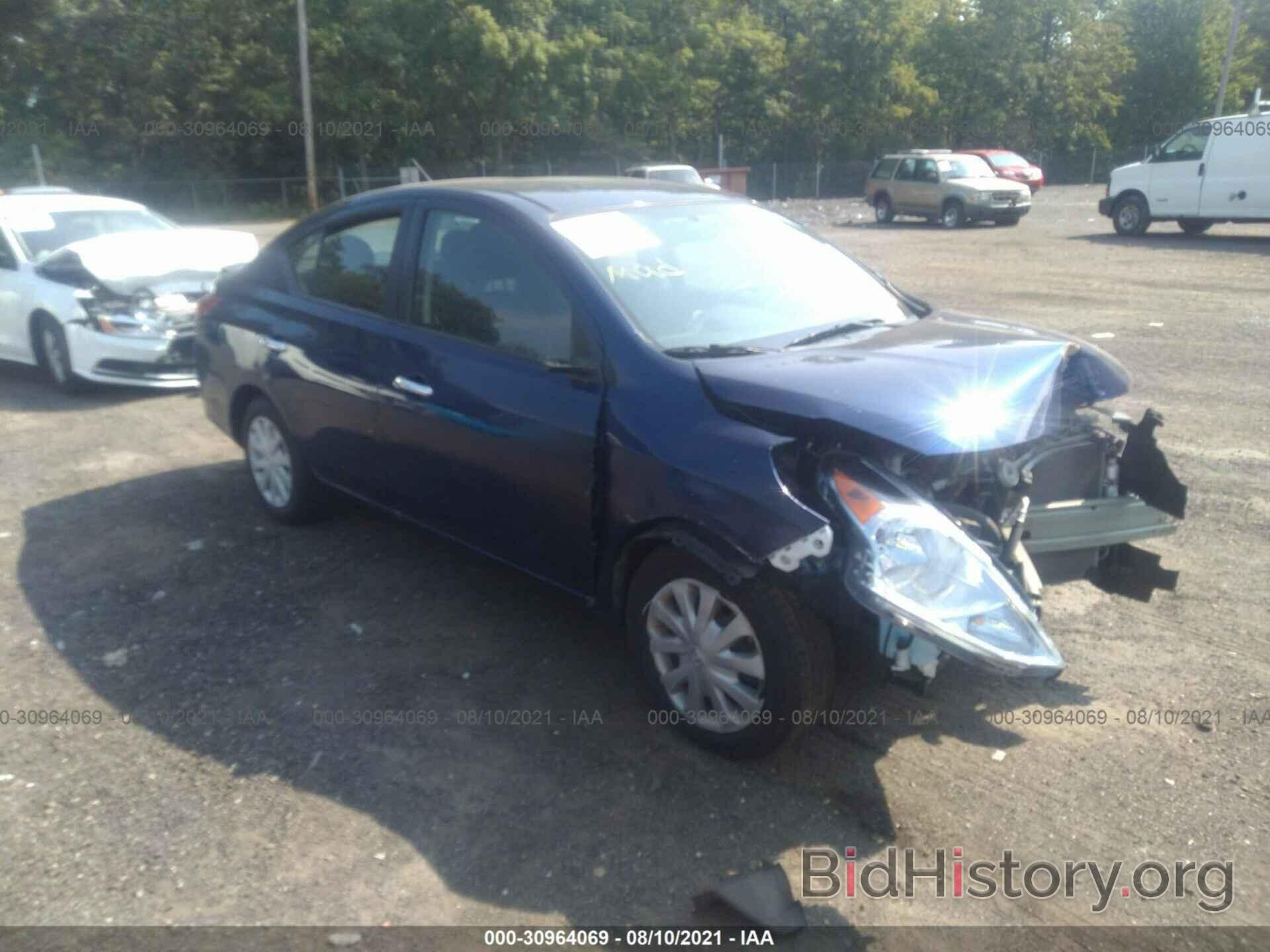 Photo 3N1CN7AP2JL841408 - NISSAN VERSA SEDAN 2018