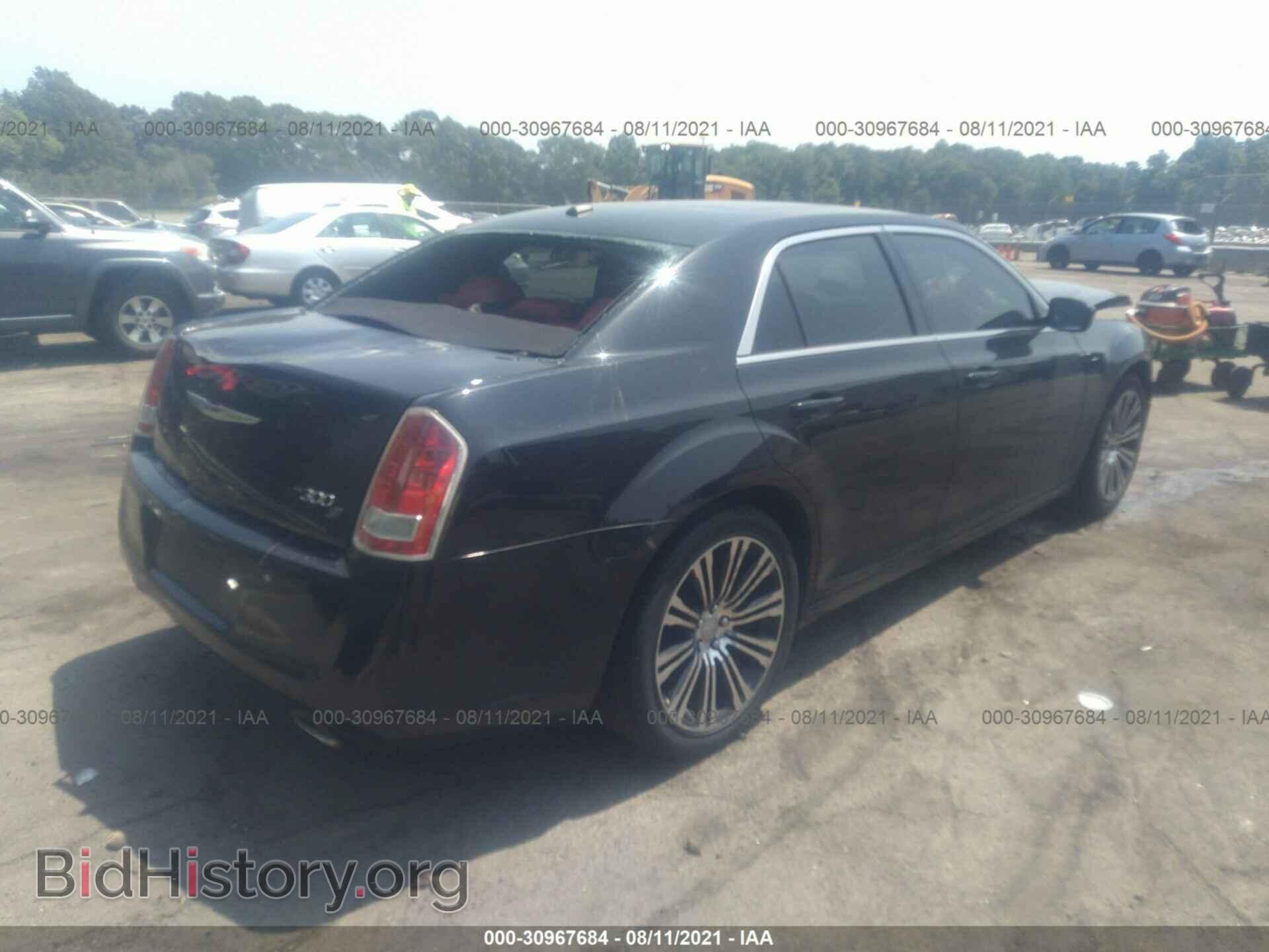 2013 CHRYSLER 300 - VIN: 2C3CCABT3DH599130 - Фото 4