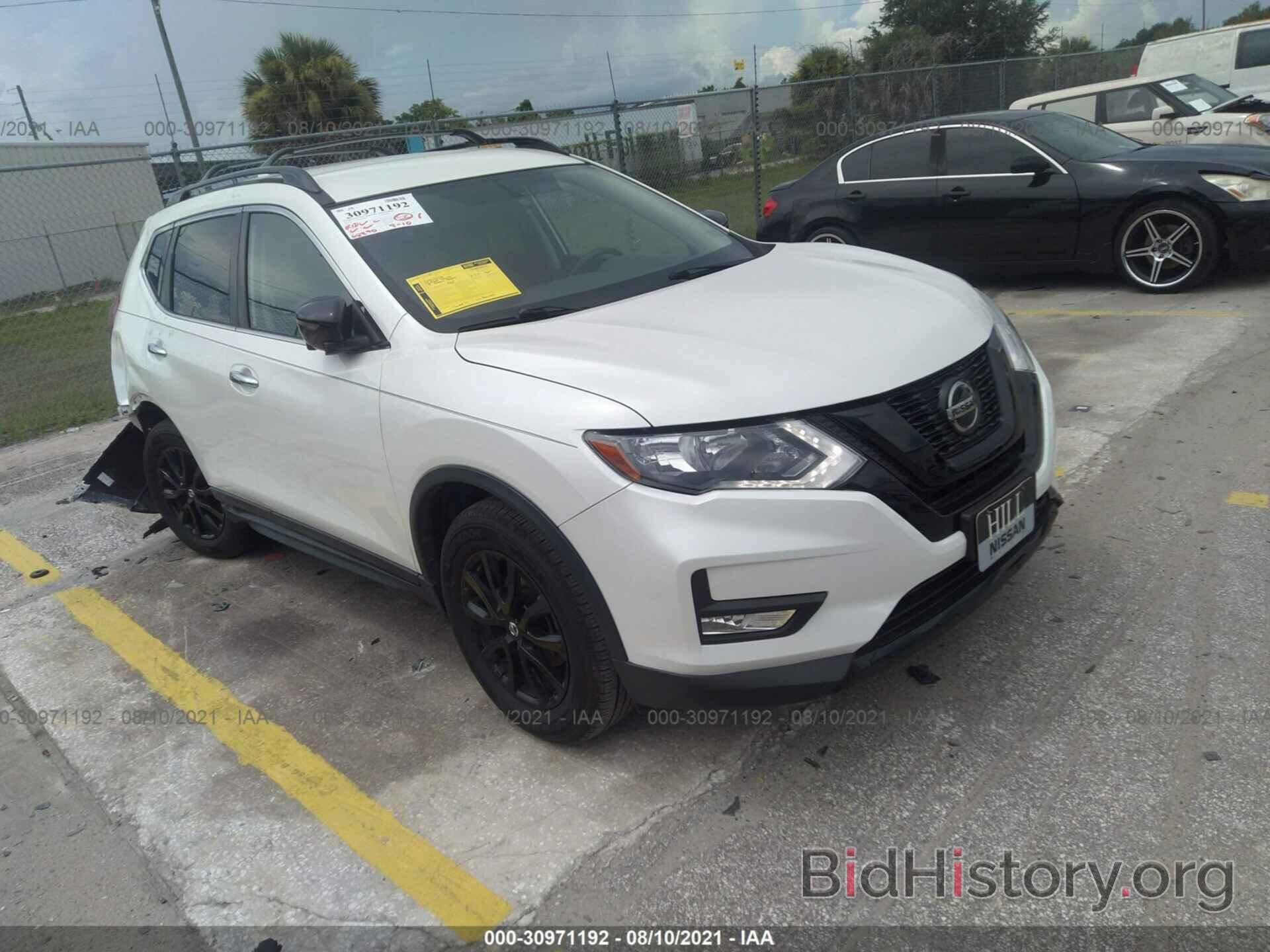 Photo 5N1AT2MTXJC798028 - NISSAN ROGUE 2018