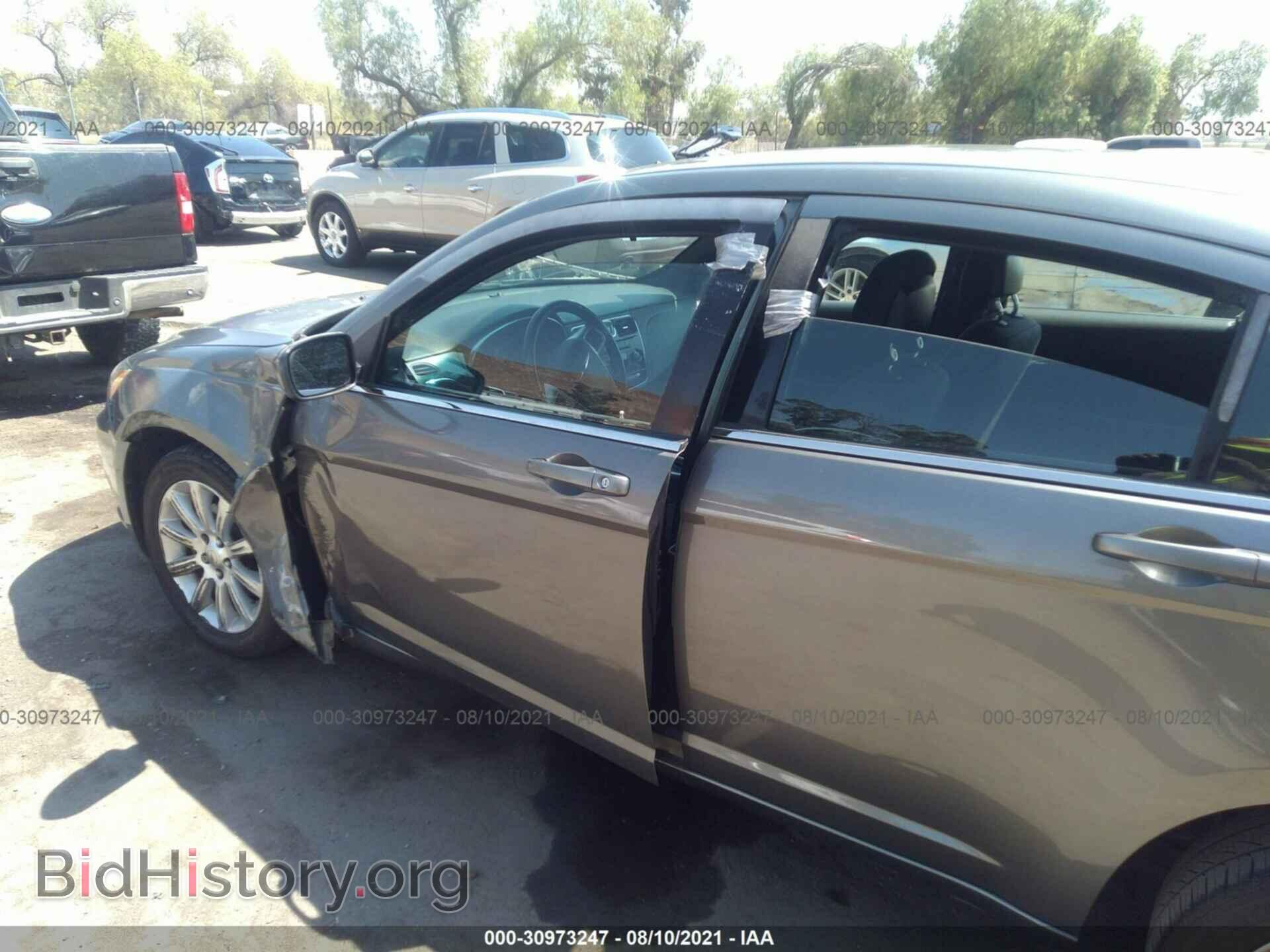 2013 CHRYSLER 200 - VIN: 1C3CCBBB0DN614865 - Фото 6