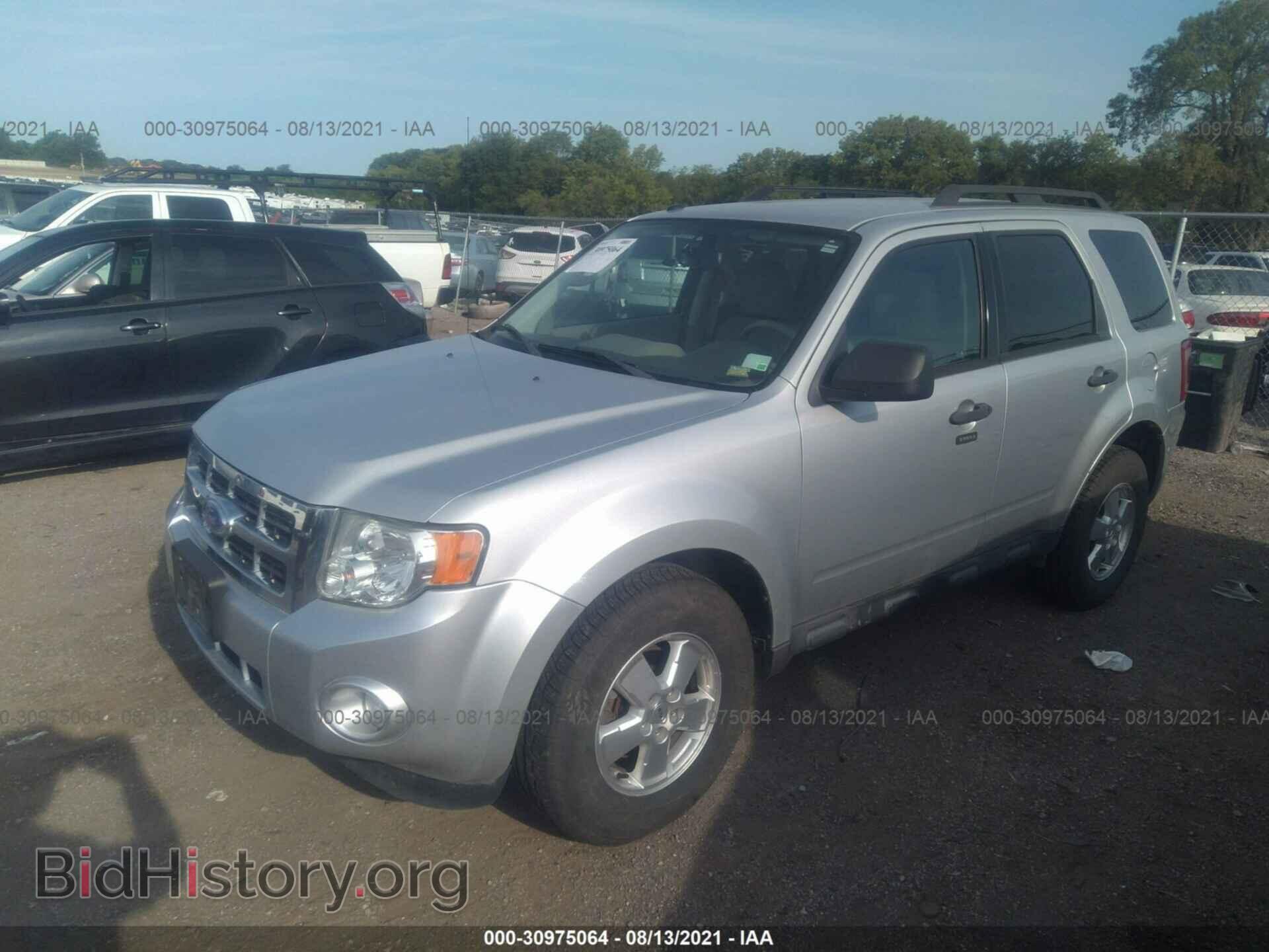 2011 FORD ESCAPE - VIN: 1FMCU0D77BKC24474 - Фото 2