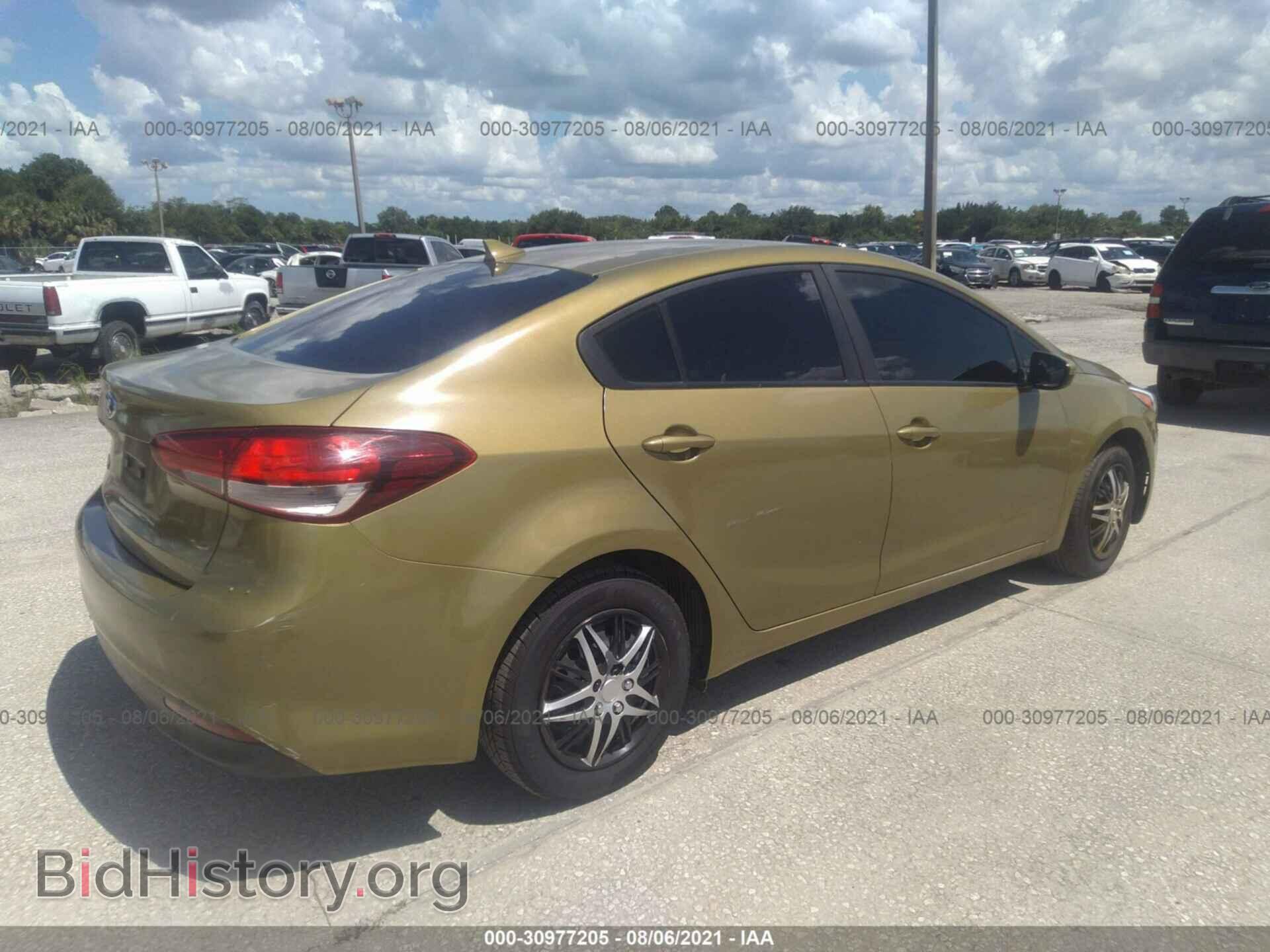 2017 KIA FORTE - VIN: 3KPFK4A79HE140686 - Photo 4