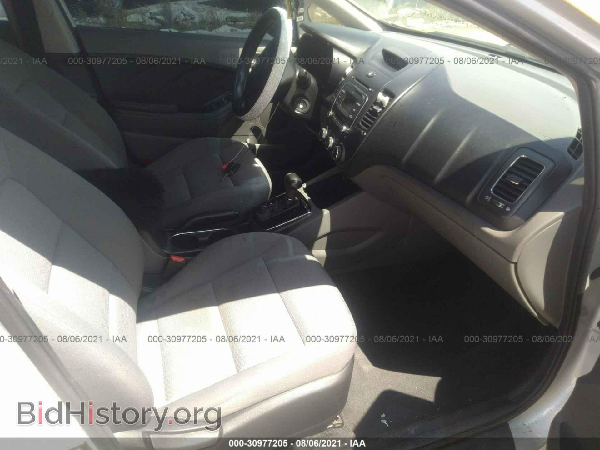 2017 KIA FORTE - VIN: 3KPFK4A79HE140686 - Photo 5