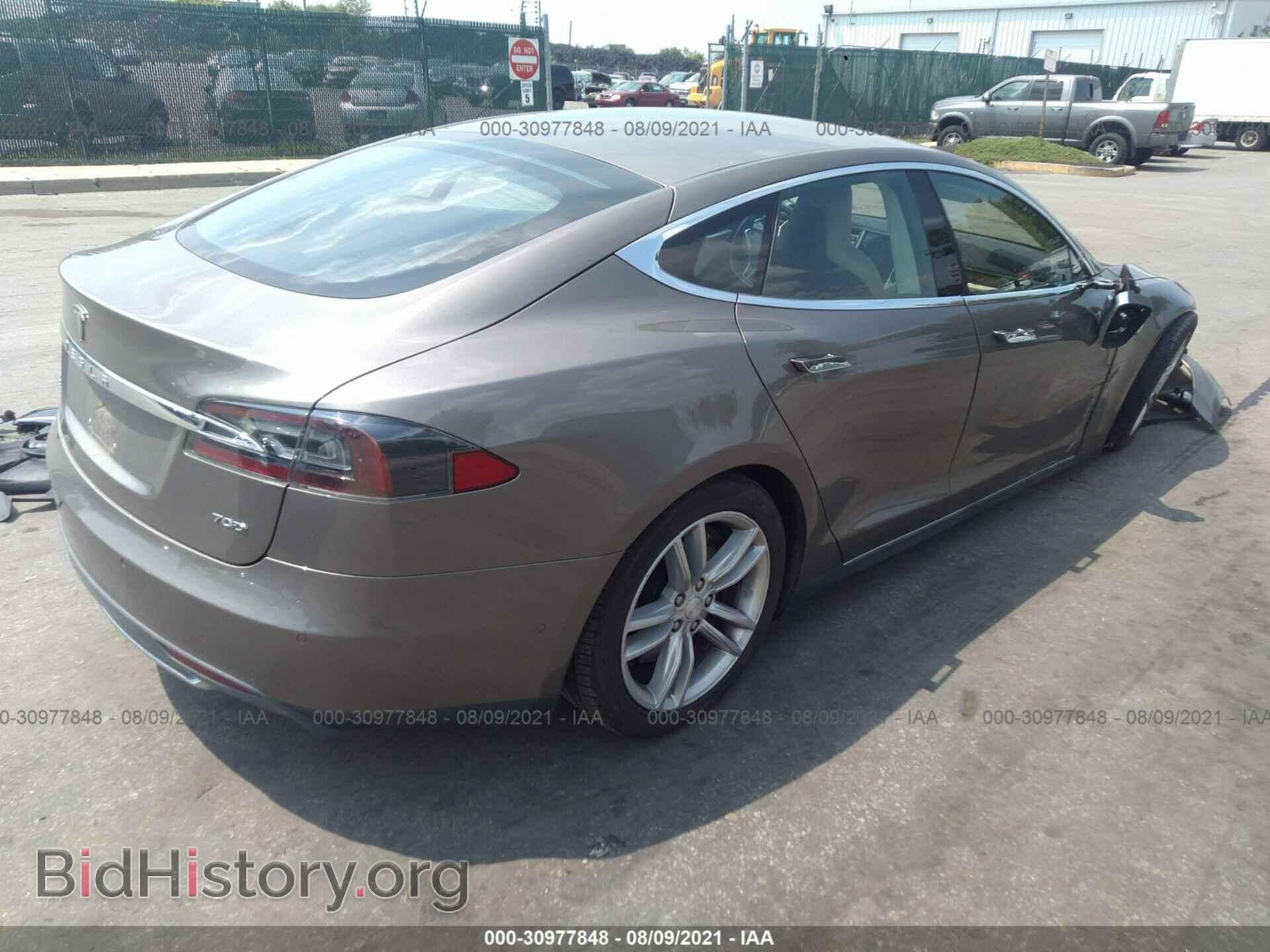 2015 TESLA MODEL S - VIN: 5YJSA1E21FF109583 - Фото 4