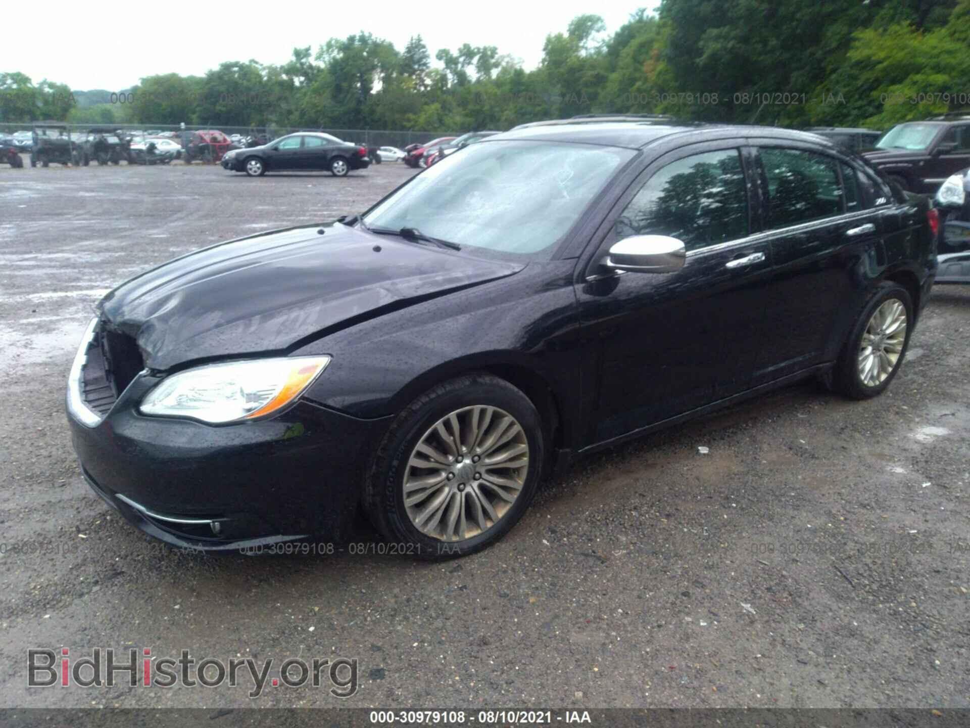 2013 CHRYSLER 200 - VIN: 1C3CCBCG5DN684548 - Фото 2