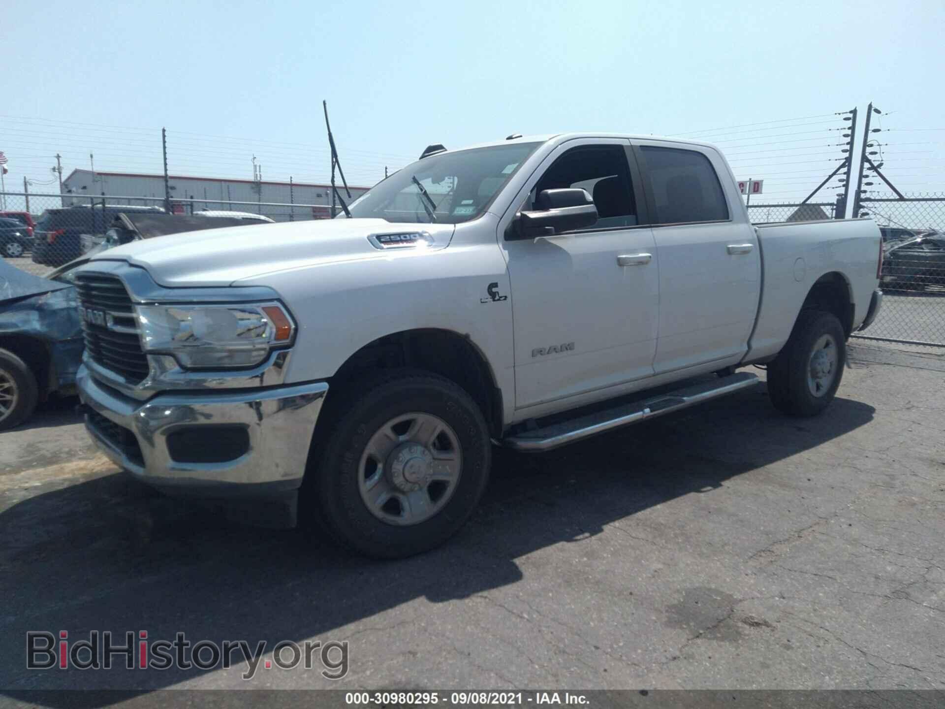 2021 RAM 2500 - VIN: 3C6UR5DL6MG554807 - Photo 2