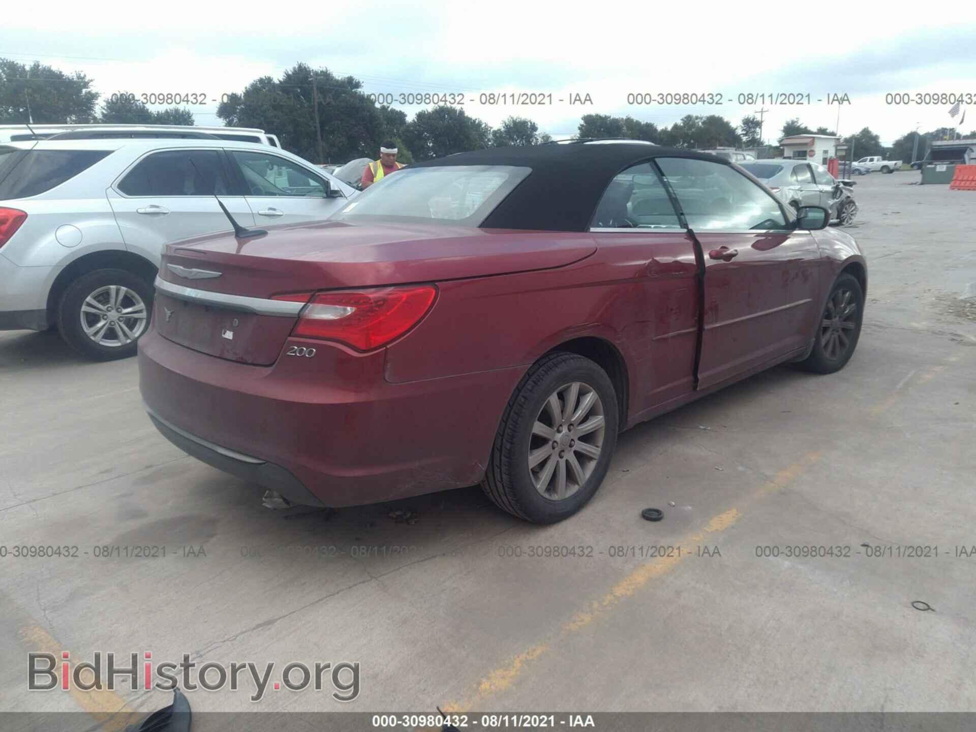 2011 CHRYSLER 200 - VIN: 1C3BC2EG3BN545668 - Photo 4